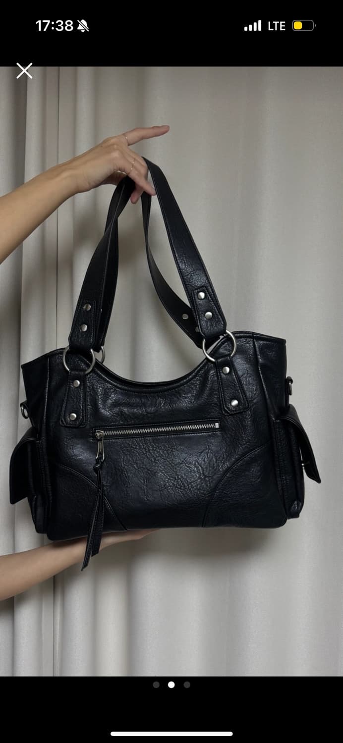 이우가마카라스 스터드 레더 숄더백 상품이미지4