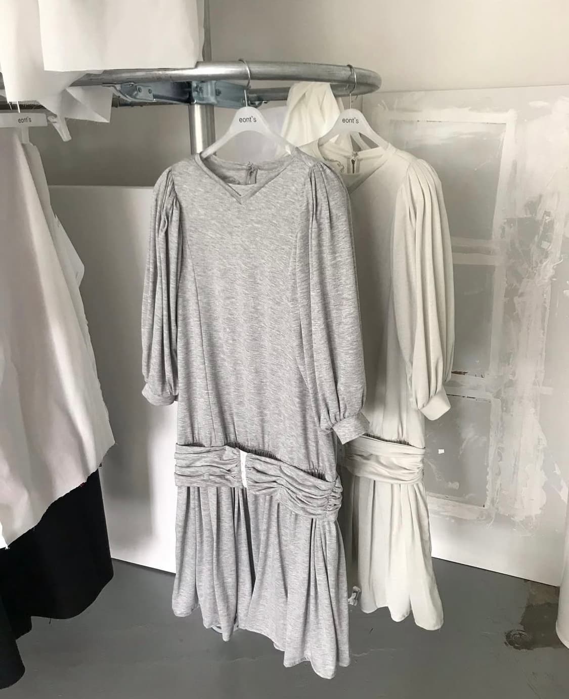 에옹쓰 아르누보 드레스 세이지 그린 상품이미지2