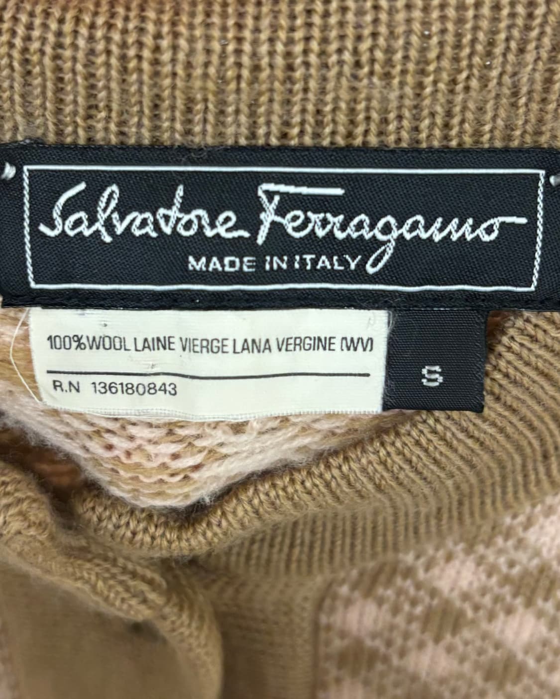 살바토레 페라가모 핑크 베이지 체크패턴 버튼 가디건 상품이미지7