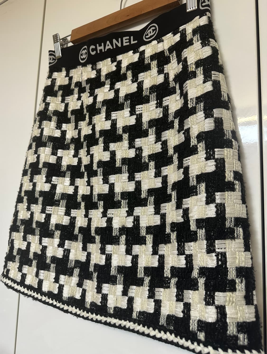 샤넬 블랙 화이트 트위드 울미니 스커트 정품 상품이미지4