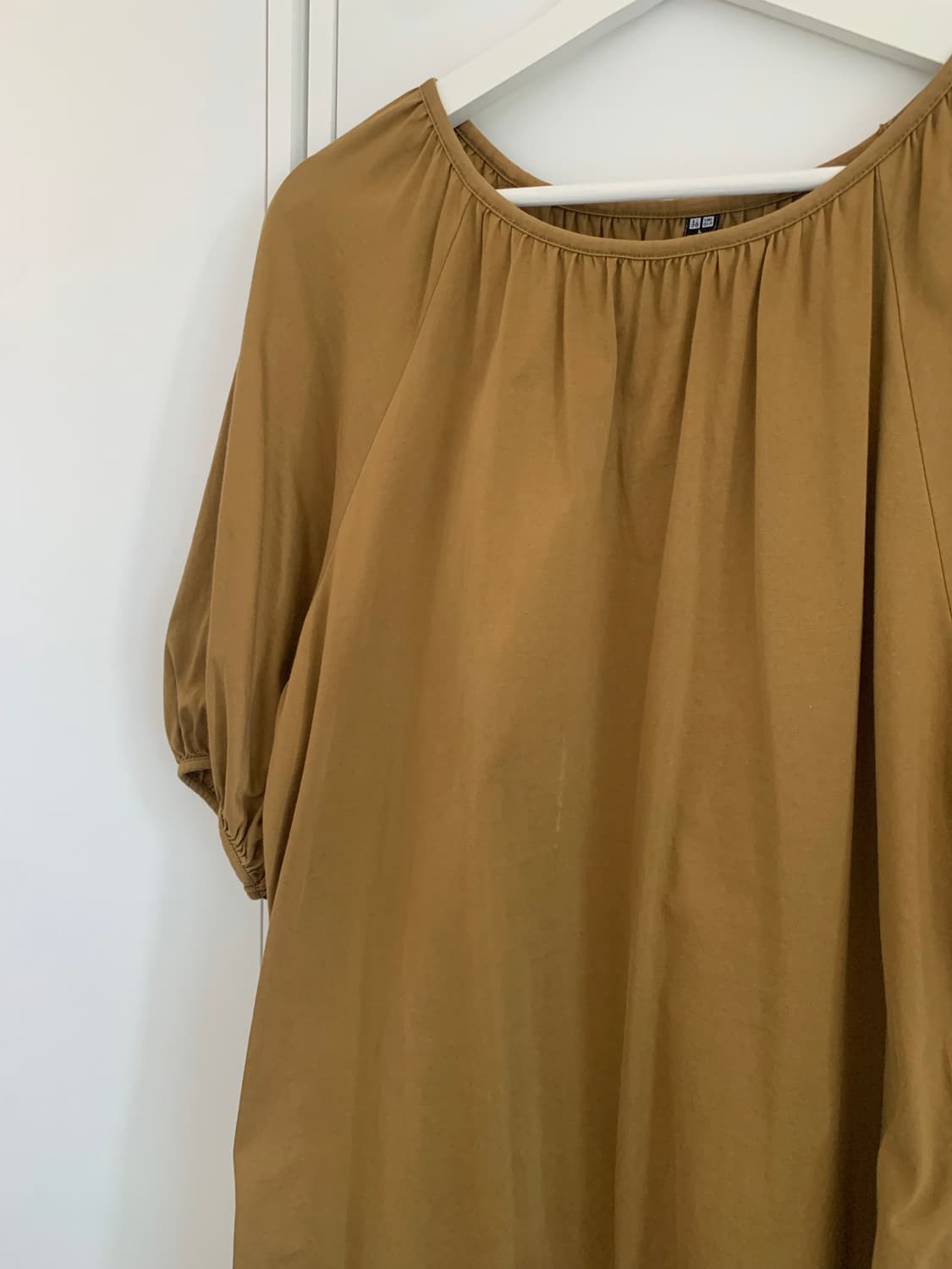 UNIQLO 샌드 퍼프 원피스 상품이미지3
