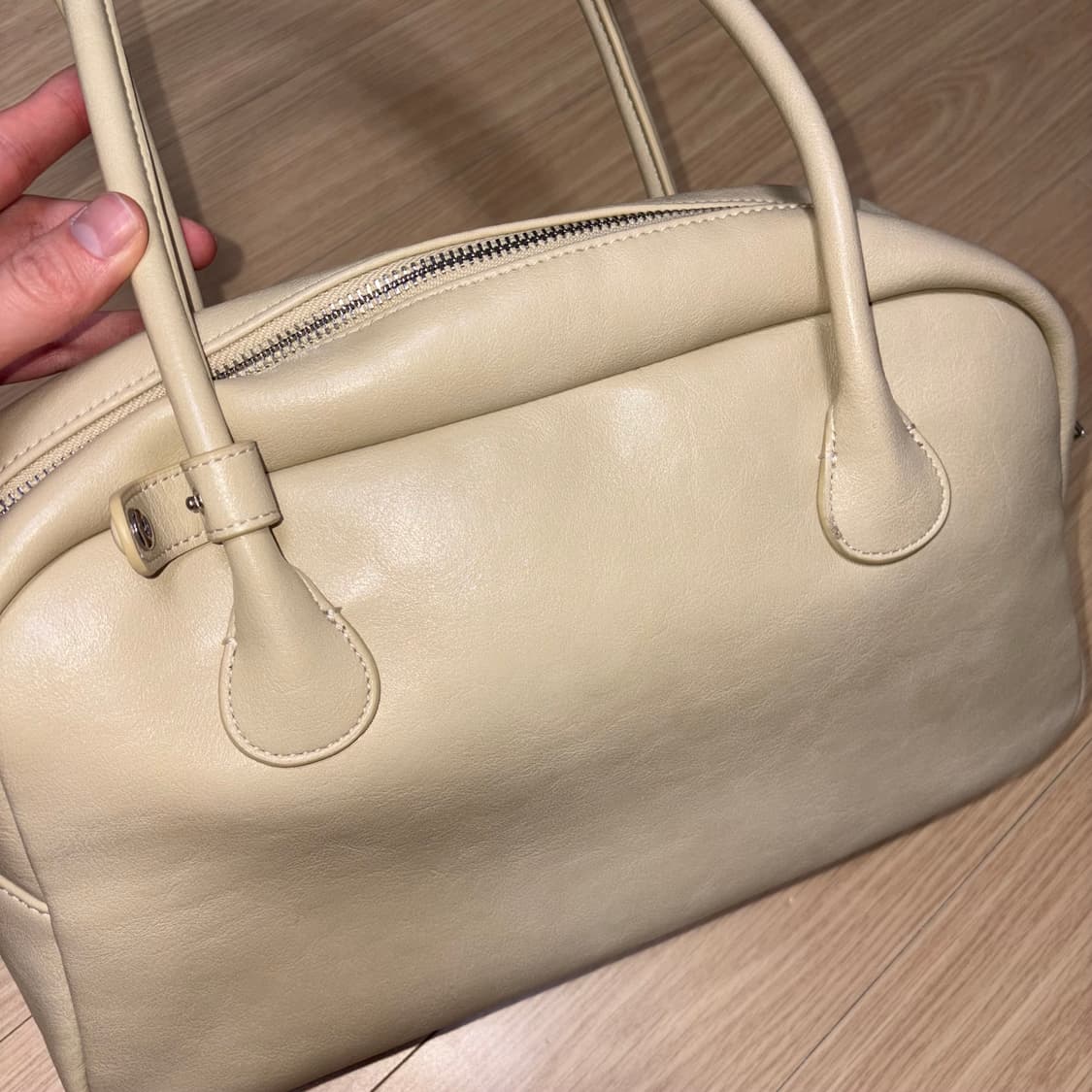 스탠드오일 모모백 라지 버터 상품이미지7