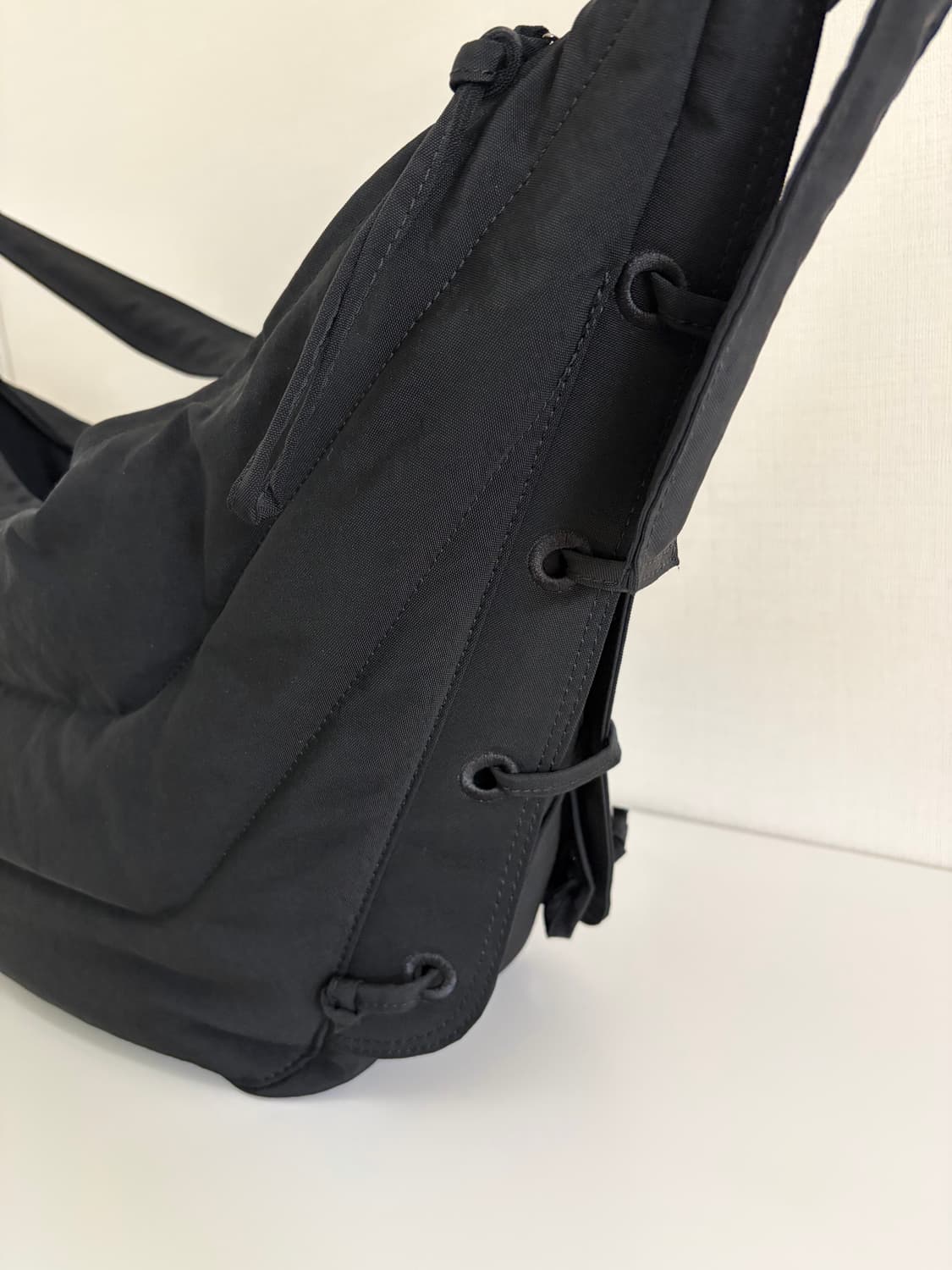 르메르 소프트 게임백 미디움 블랙 상품이미지3