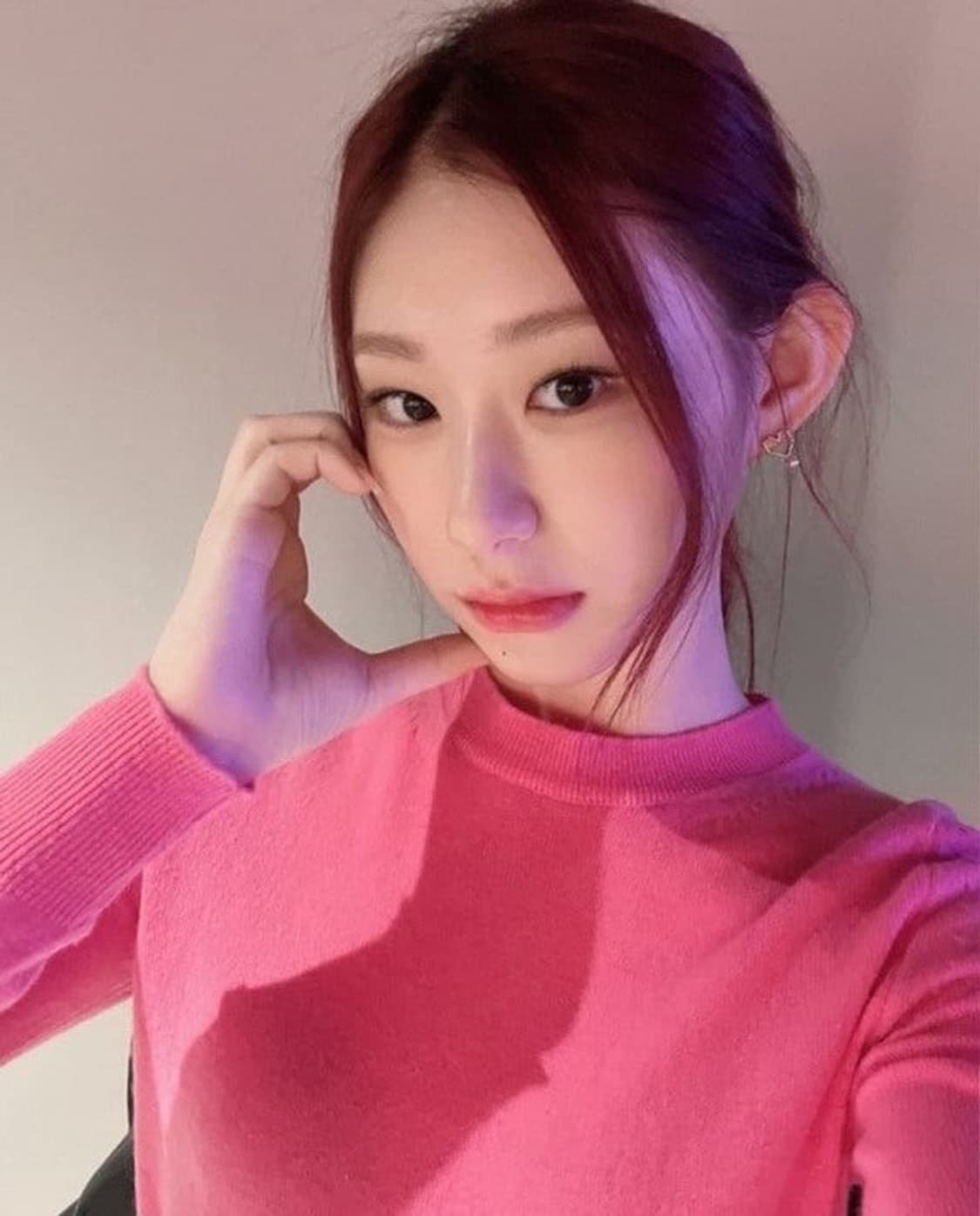 더오픈프로덕트 핑크 컷아웃 니트 상품이미지4