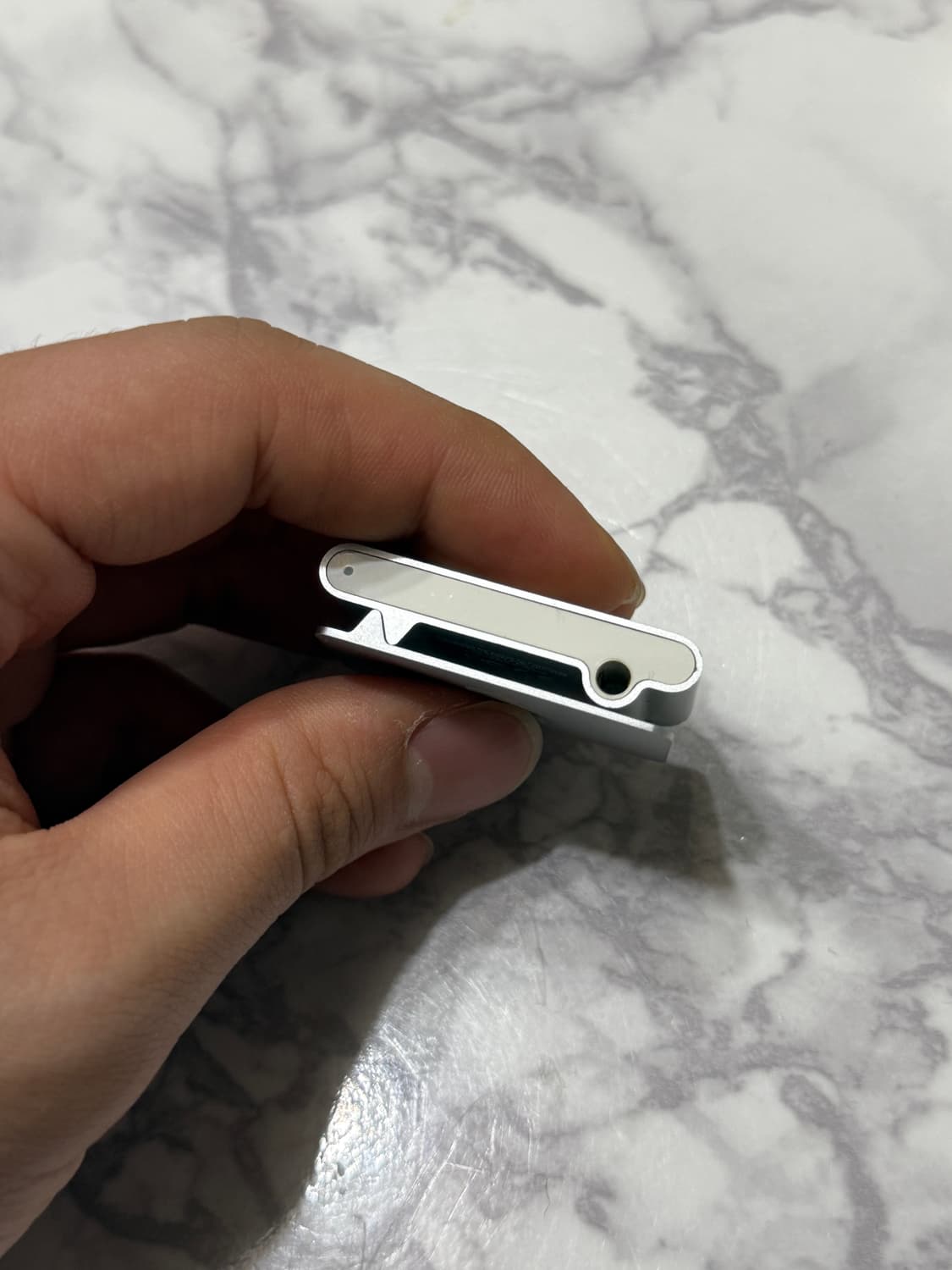 애플 아이팟 셔플 실버2 + 충전케이블 상품이미지3