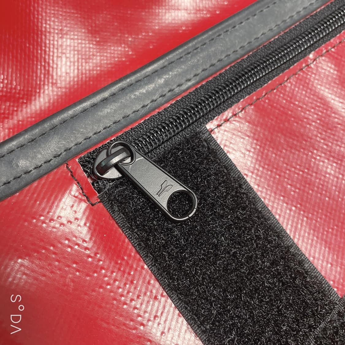 프라이탁 하파오 레드화이트 크로스백 상품이미지9