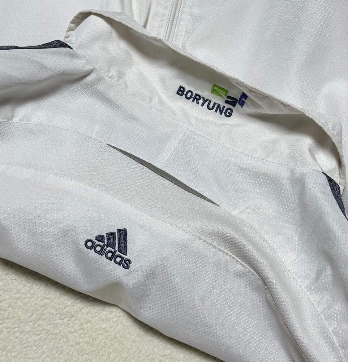 아디다스 화이트 그레이 바람막이 상품이미지9