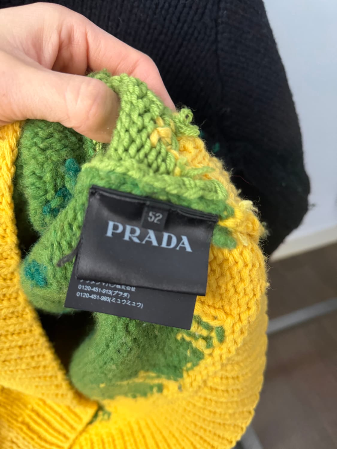 19fw 프라다 핸드메이드 V넥 니트 52 상품이미지9