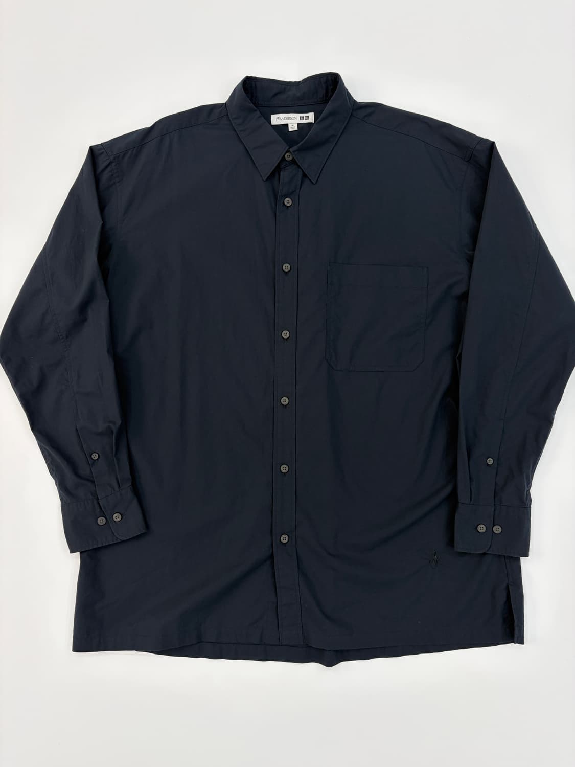 유니클로 x JW앤더슨 네이비 미니멀 셔츠 상품이미지1