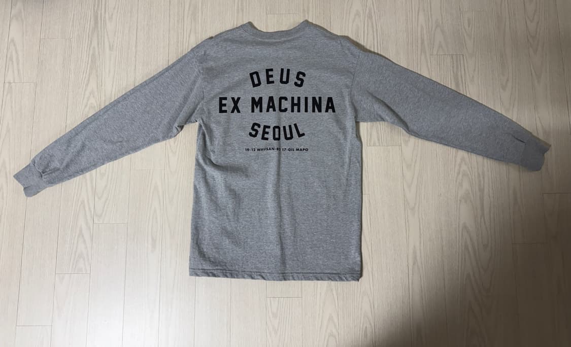 데우스 엑스 마키나 서울 그레이 컬러 긴팔티 M 상품이미지2