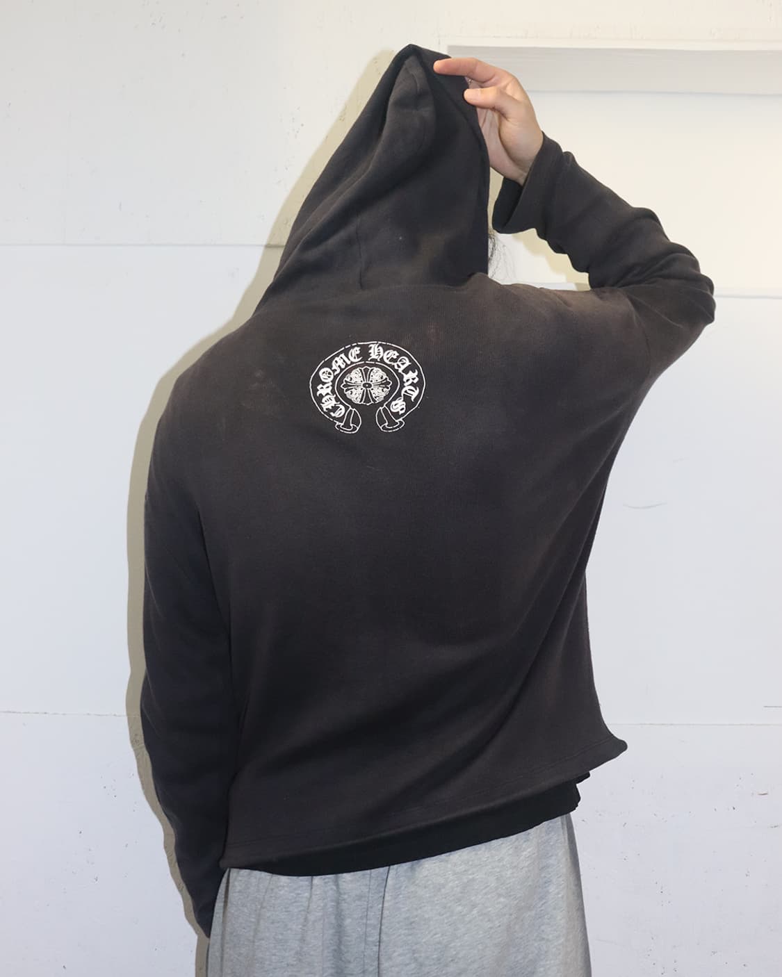 크롬하츠 크롭 홀스슈 & 대거 후드집업 상품이미지3