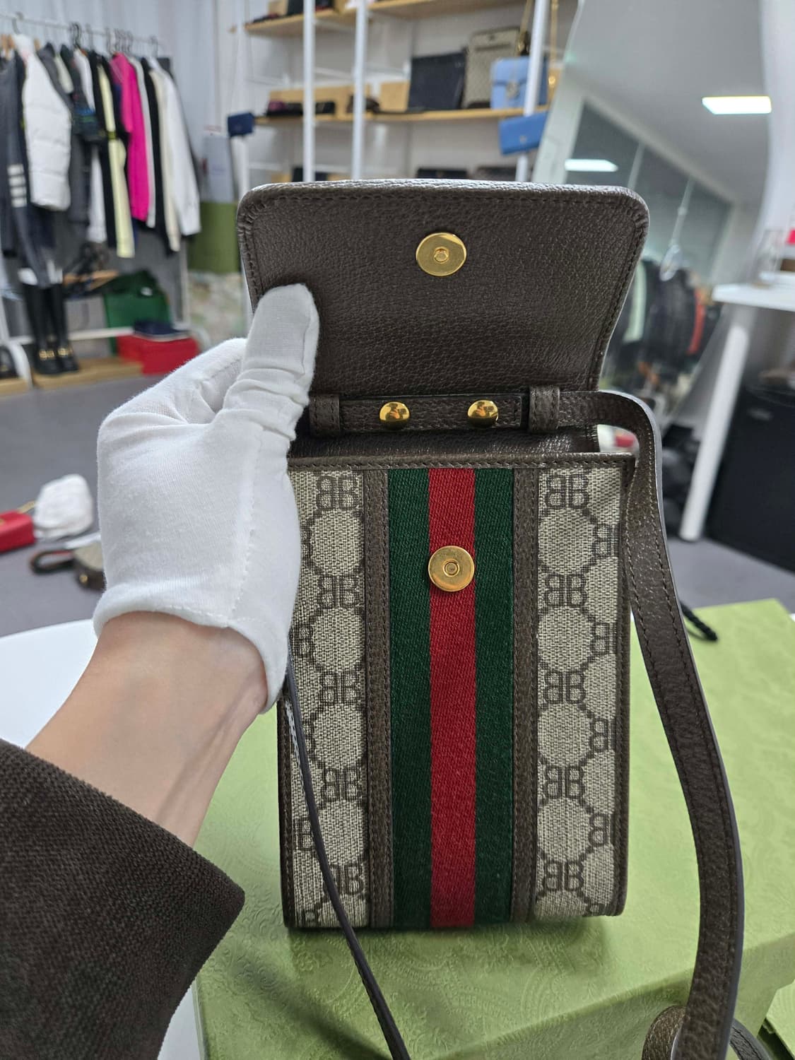 [40%할인] 구찌 발렌시아가 폰홀더백 상품이미지5