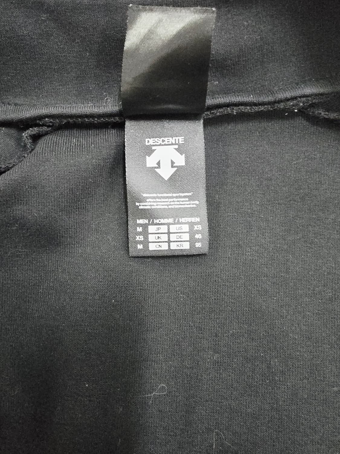 데상트 블랙 풀집업 자켓 상품이미지8