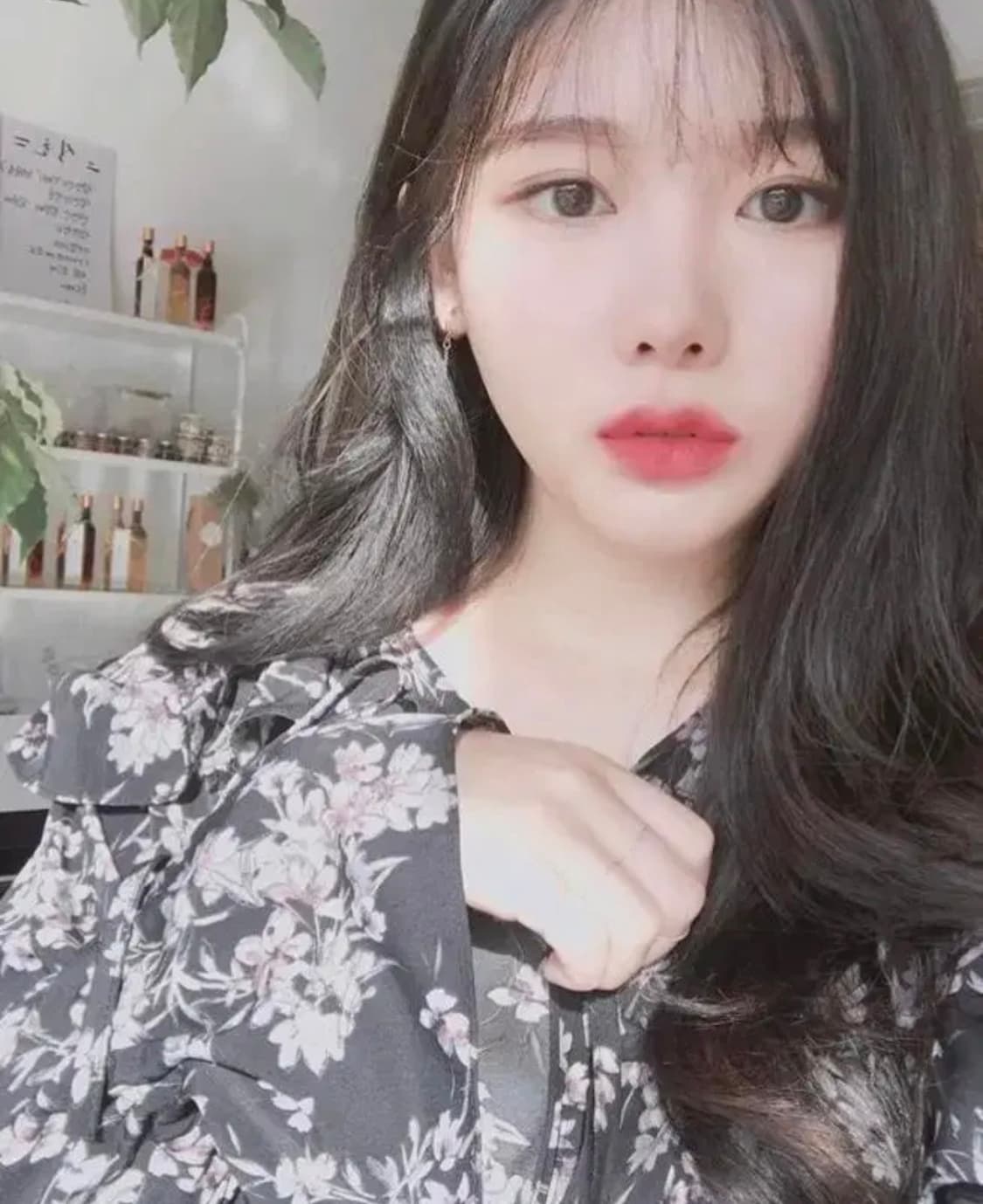 리본 셔링 플라워 꽃무늬 블라우스 블랙 검정 상품이미지4