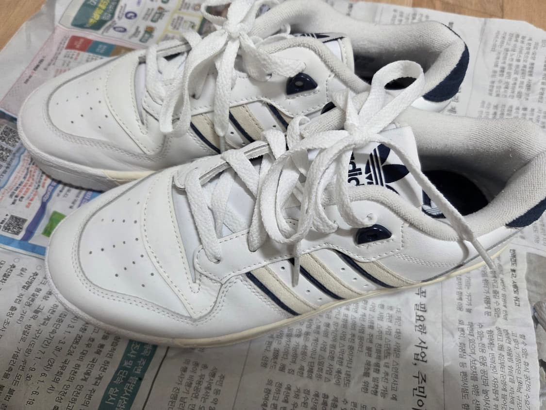 아디다스 라이벌리 로우 255 팝니다 상품이미지1