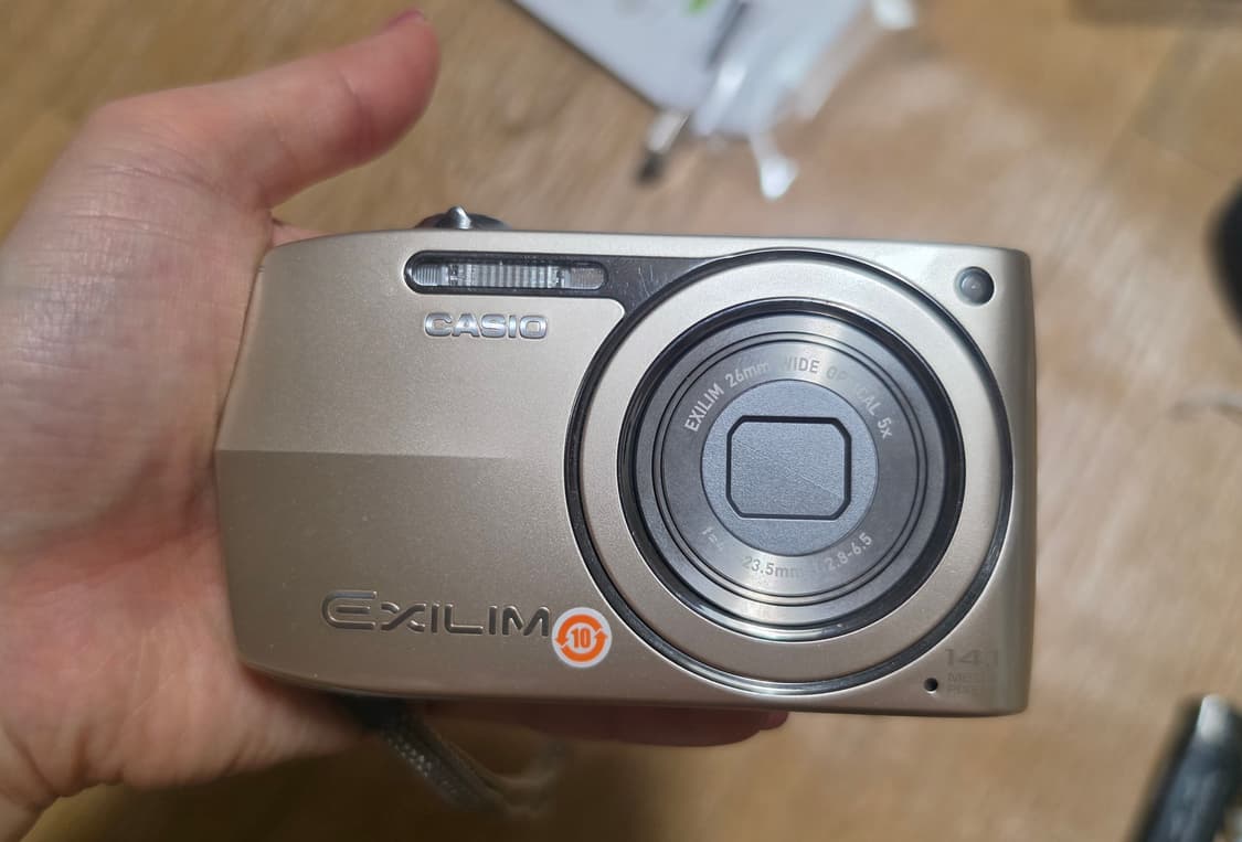 카시오 엑슬림 z2300 골드 상품이미지2