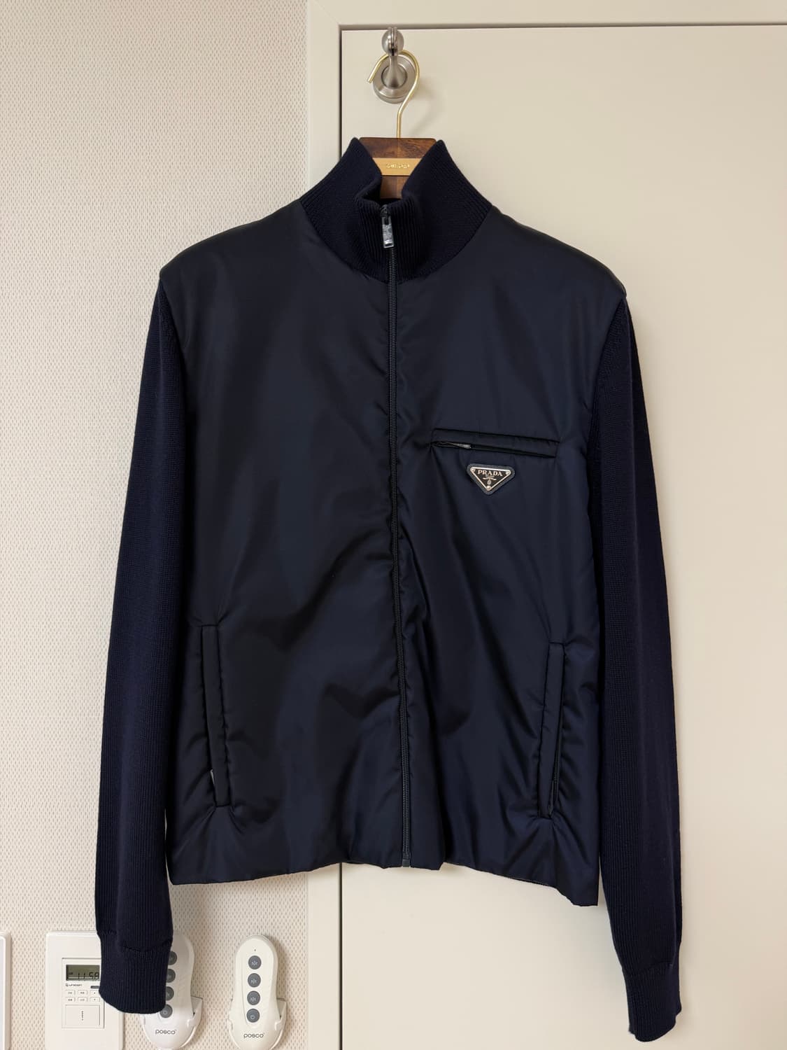 신형 프라다 리나일론 니트 패딩 집업  상품이미지1