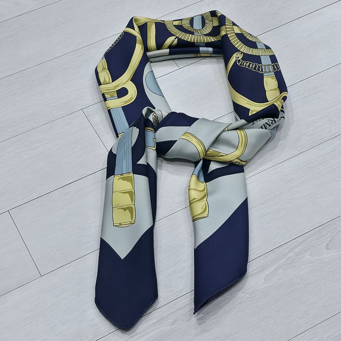 에르메스 실크 스카프 까레90 에페론 도르(Eperon d'Or) 상품이미지2