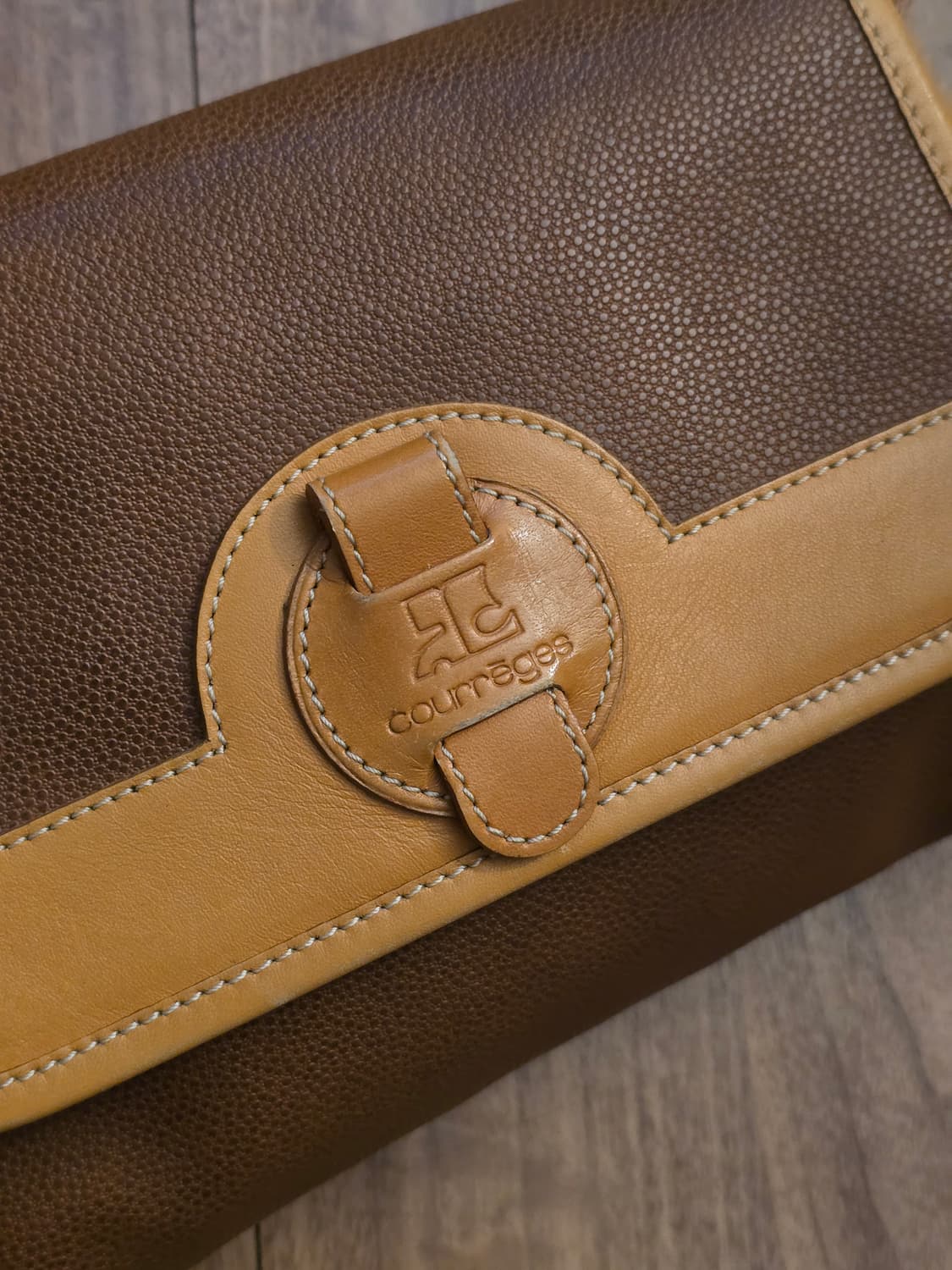 Courreges 꾸레쥬 빈티지 레더 크로스백 상품이미지3