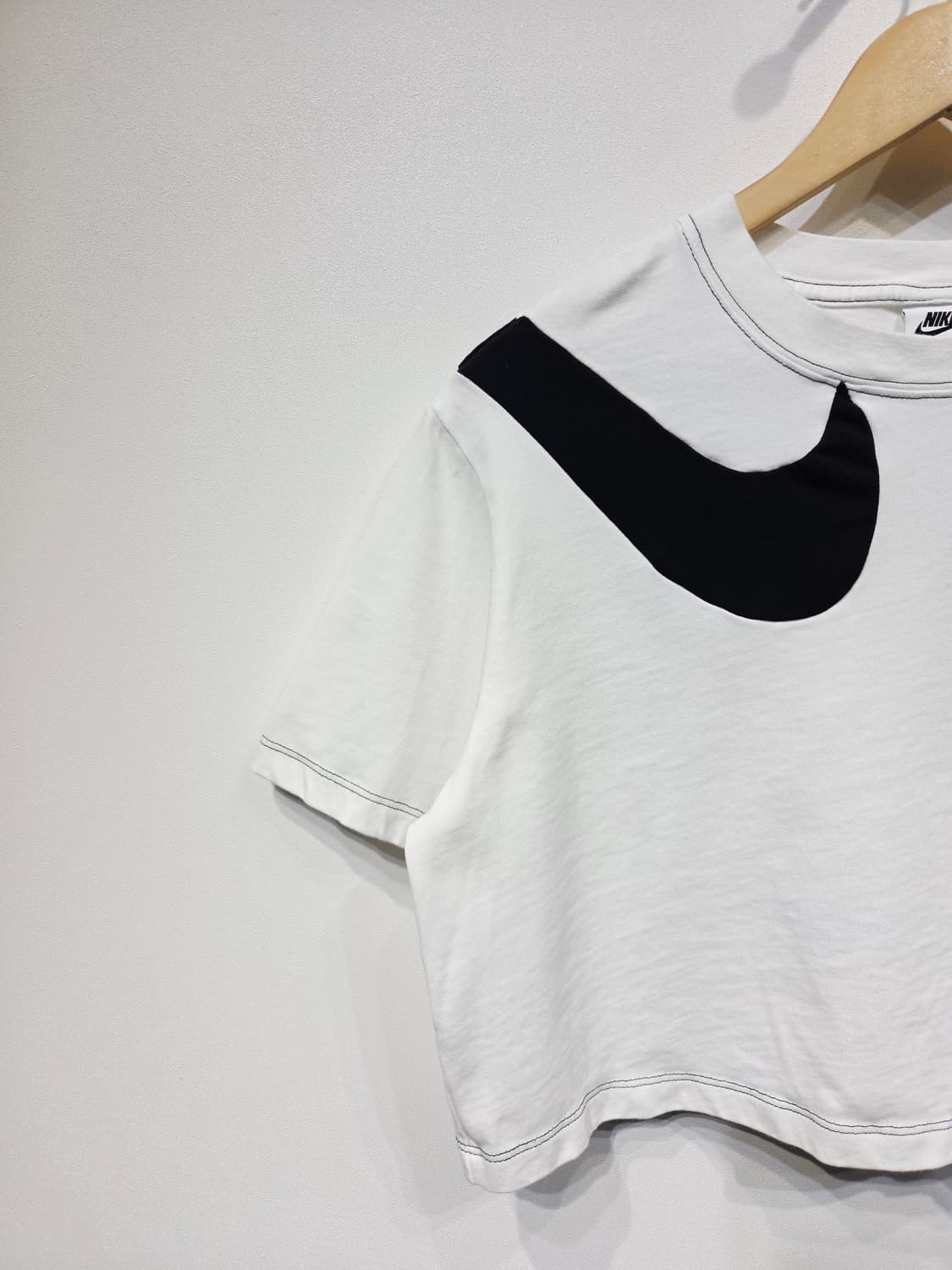 나이키(NIKE) 더블 스우시 스티치 크롭 반팔 티셔츠 상품이미지3