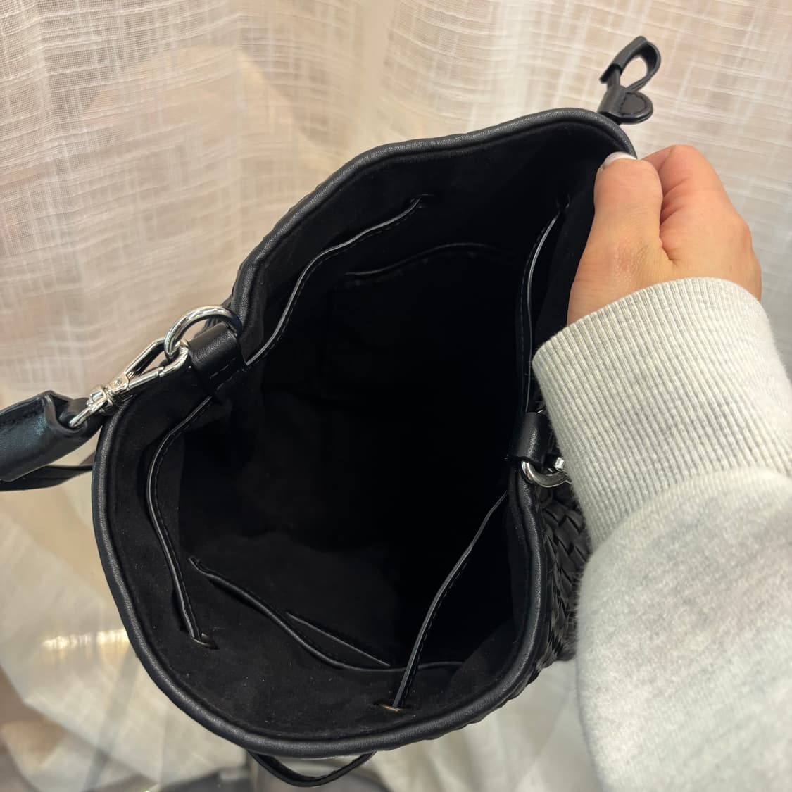 앤클라인 꼬임 버킷 숄더백     상품이미지6