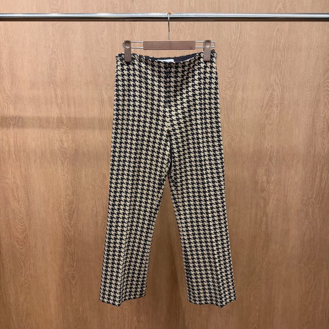 셀린느 세미 와이드 슬랙스 팬츠 하운드 투스 패턴 디테일 베이지 블랙 상품이미지3