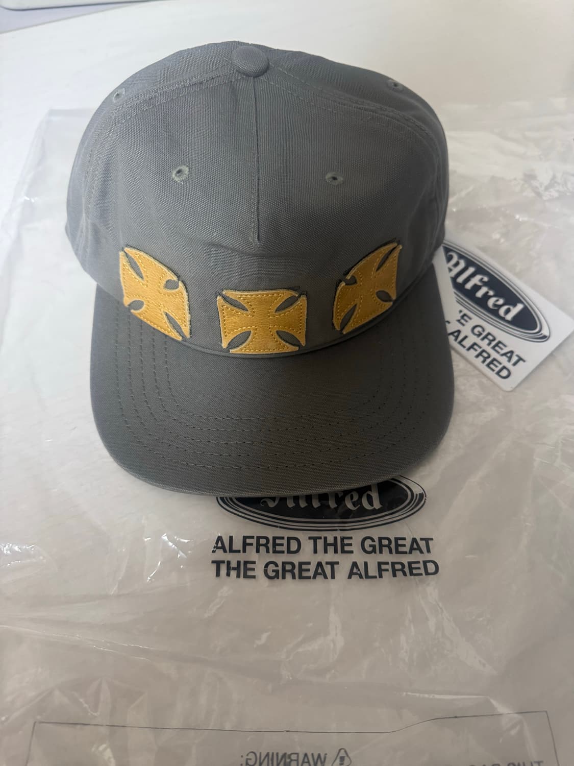 헤리티지플로스 알프레드 아이언 크로스 레더 패치 캡 상품이미지1