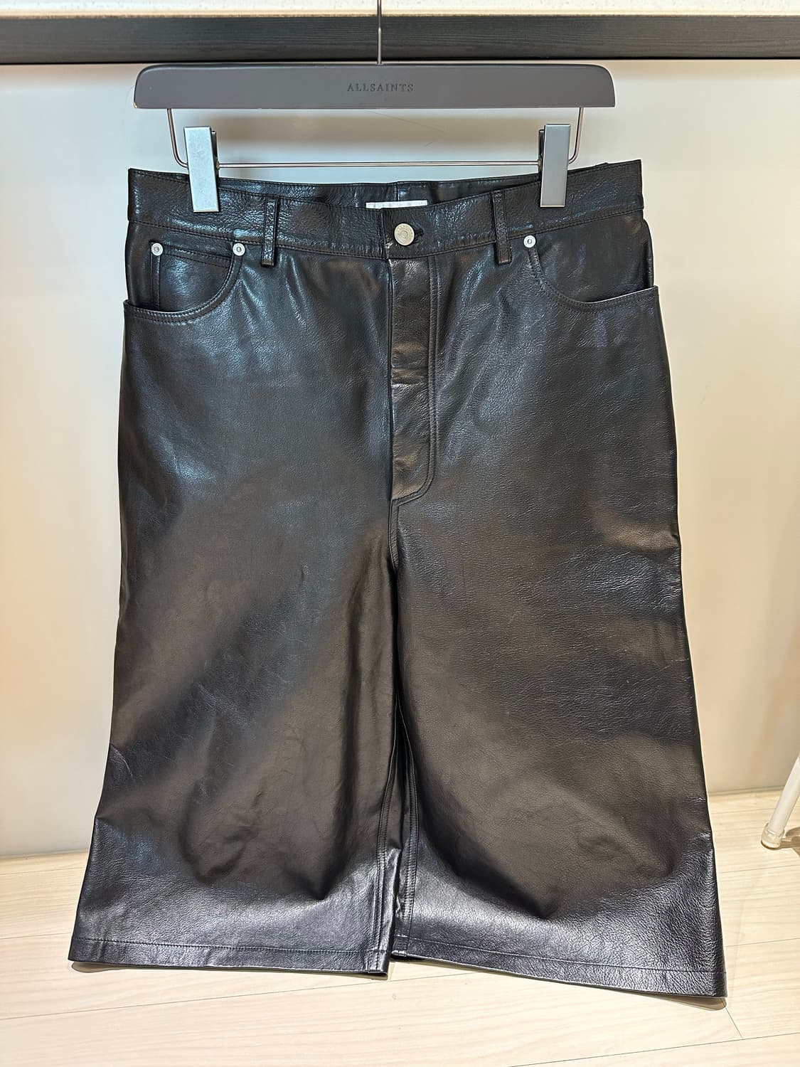 발렌시아가 레더 버뮤다팬츠 상품이미지1