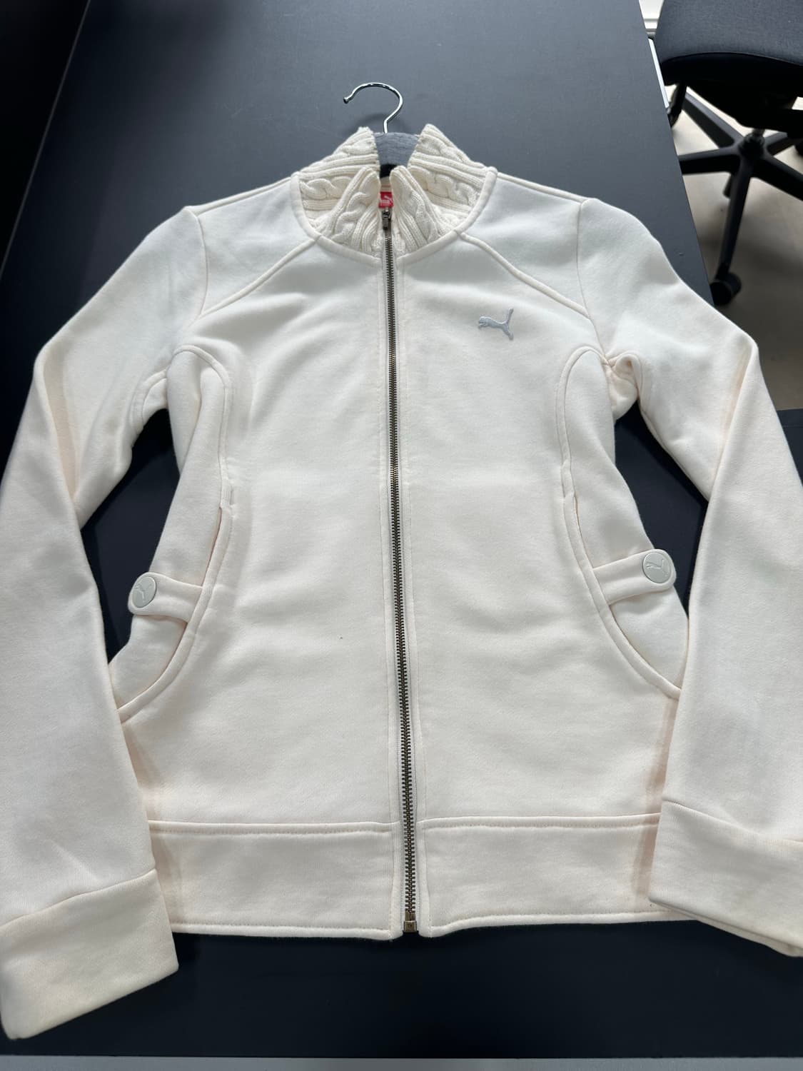 퓨마 꽈배기 버튼 하이넥 스웻자켓 상품이미지5