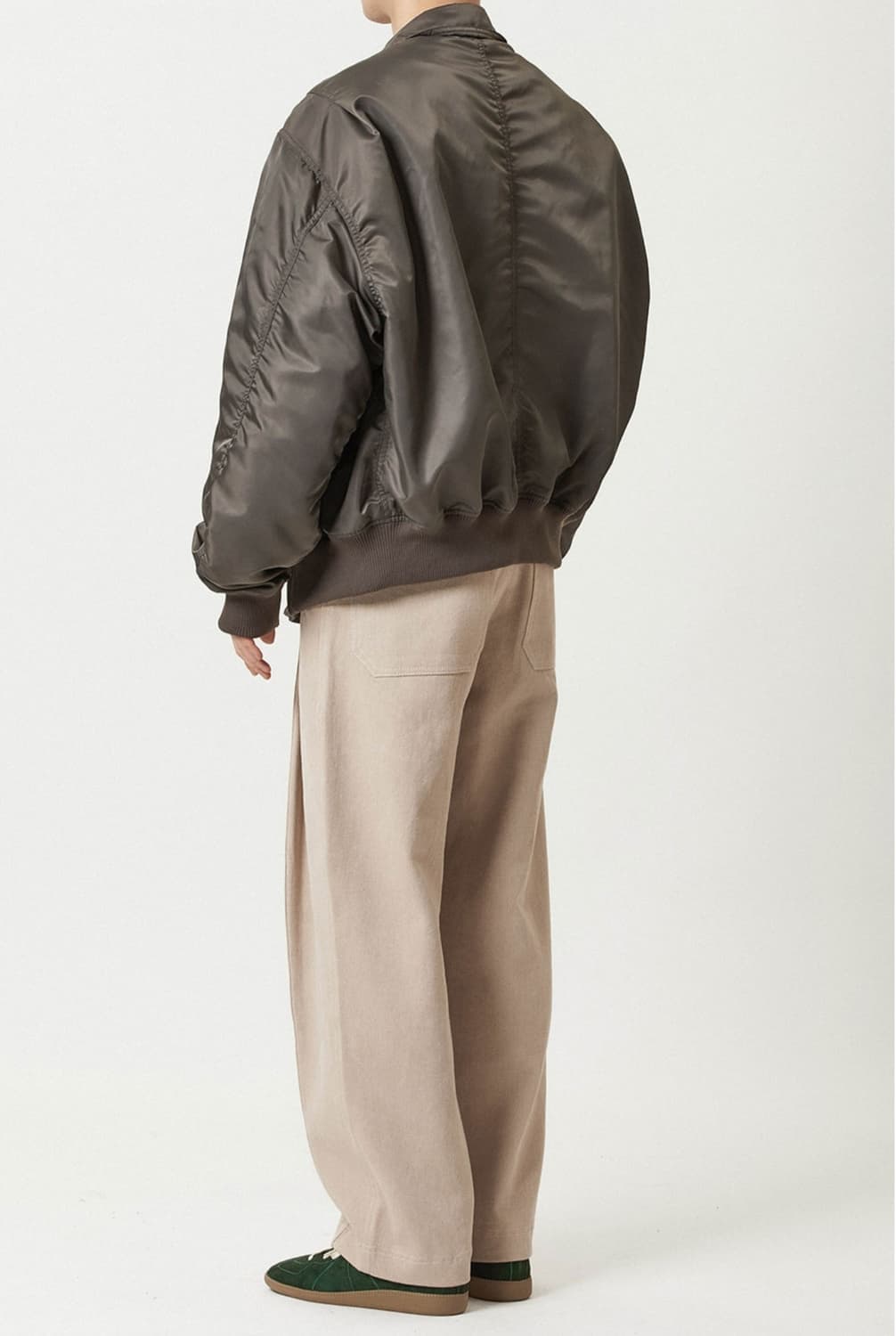 밈더워드로브 나일론 데크 봄버 카키 2 상품이미지2