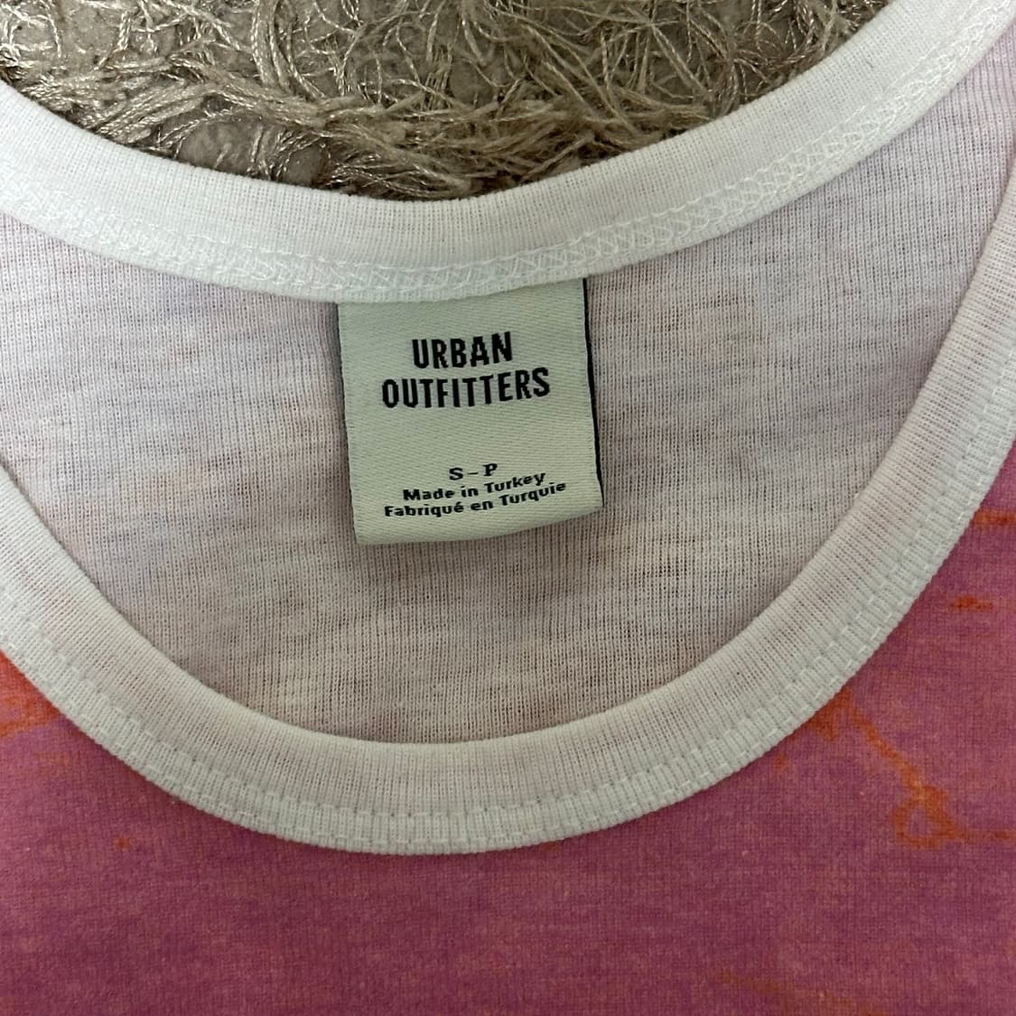 어반아웃피터스 그래픽 탑 슬리브리스 y2k 상품이미지3