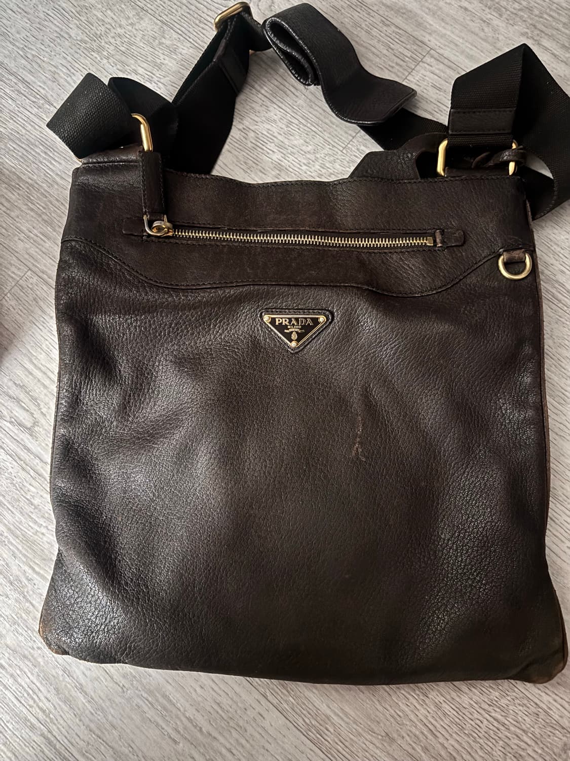 프라다 빈티지 레더 크로스 백 상품이미지1