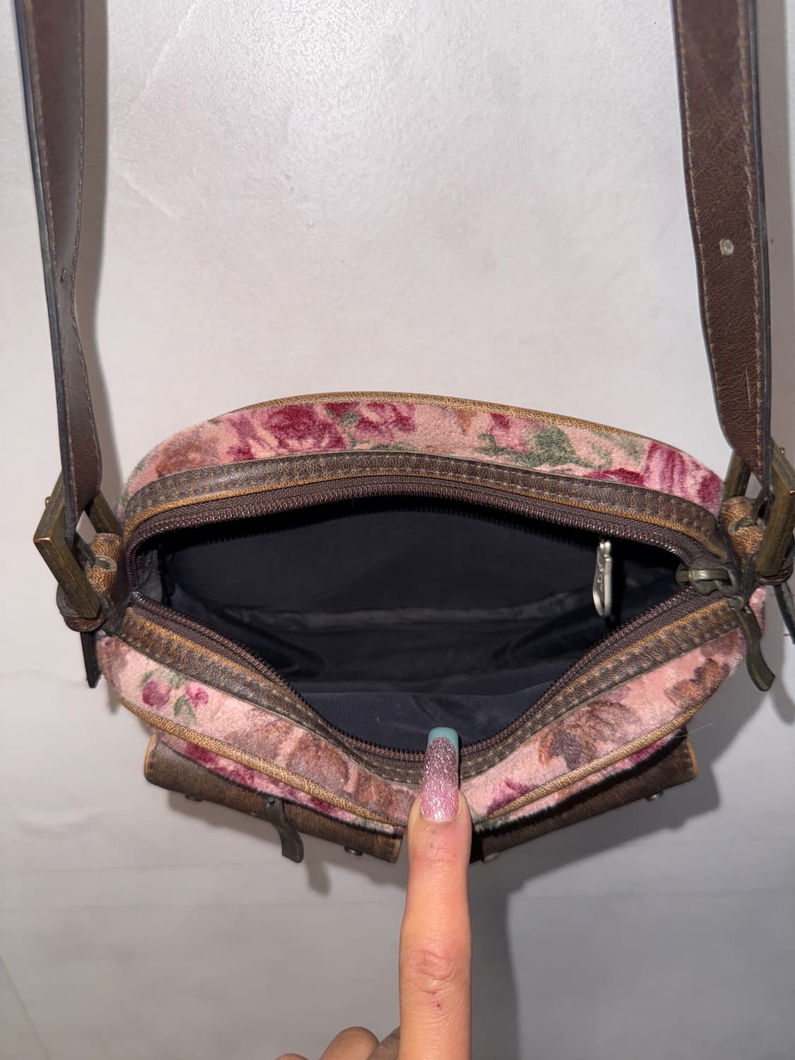 Indi pink bohemian flower velvet 크로스백  상품이미지5