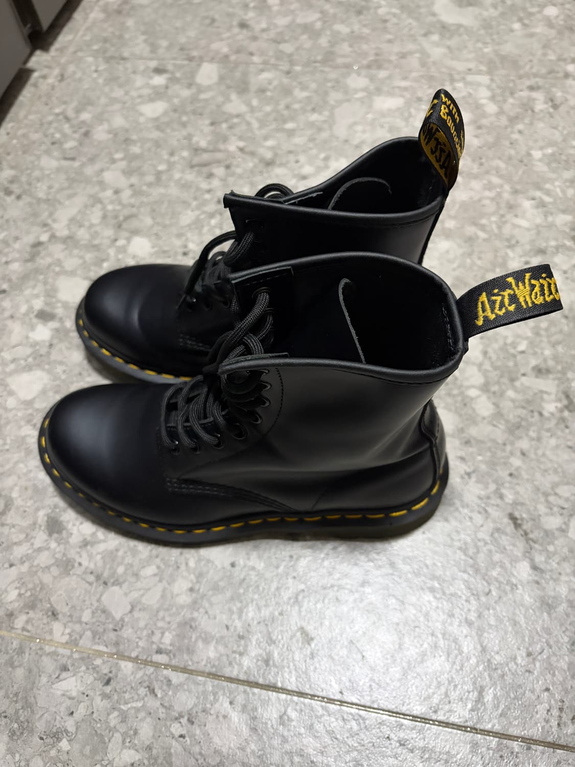 (W) 닥터마틴 1460 스무스 레더 레이스업 부츠 블랙 8홀 상품이미지2