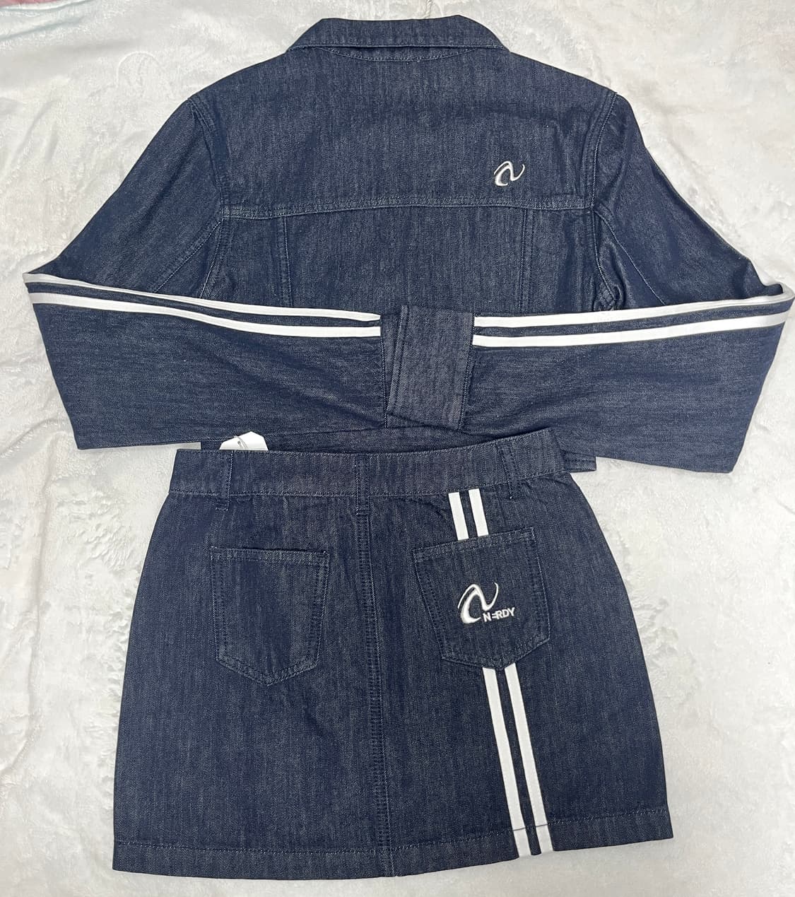 널디 우먼스 데님 트러커 트랙탑/미니스커트 셋업 네이비xs 상품이미지3