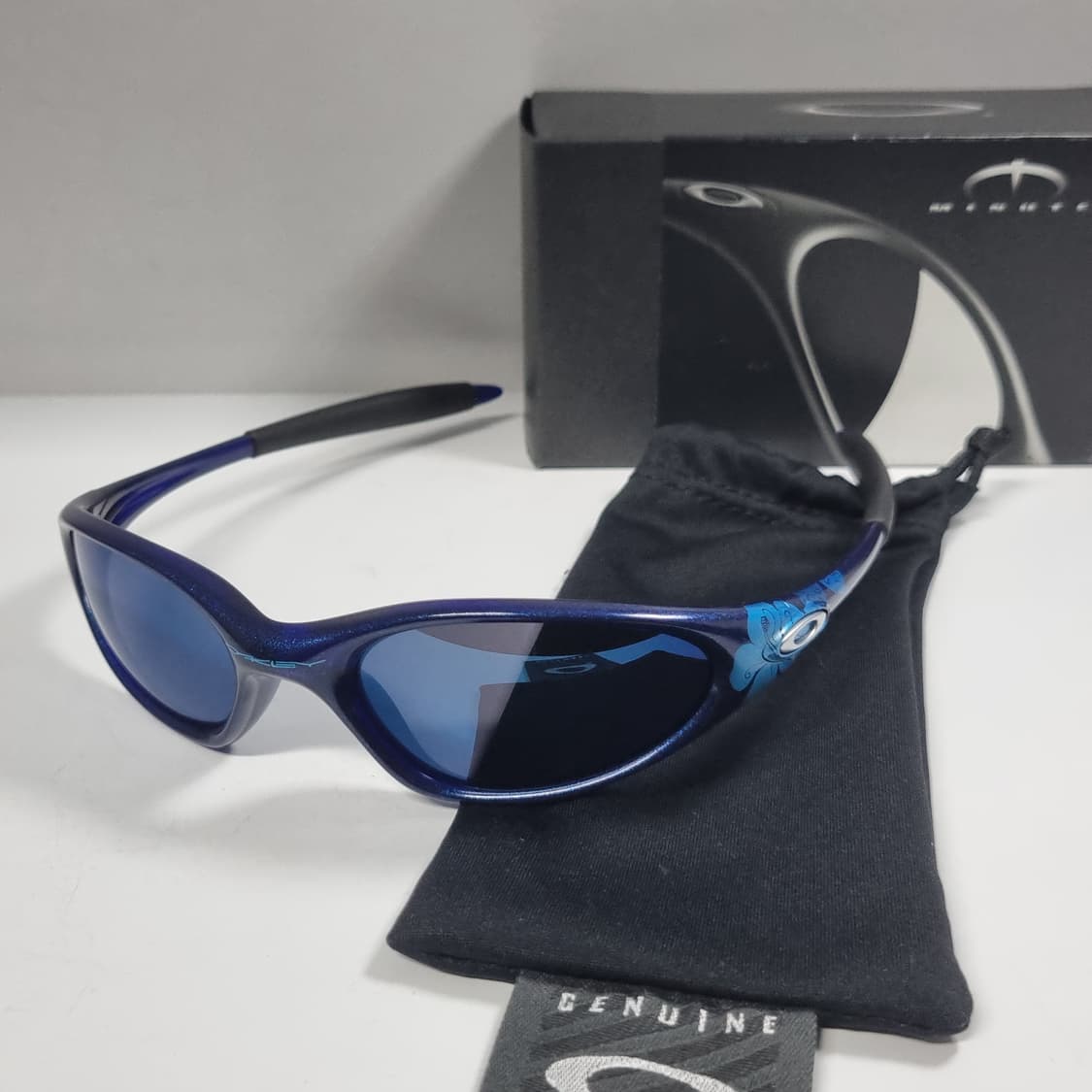 오클리 미뉴트 1.0 플라워에디션 새제품 상품이미지1