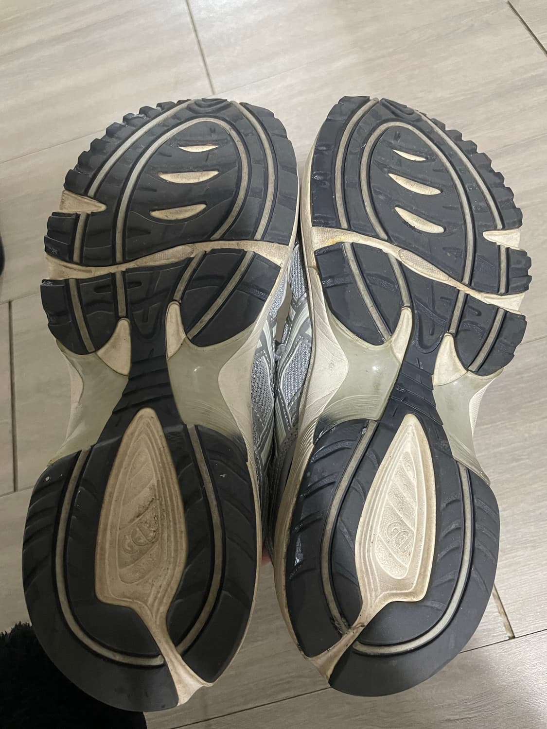 아식스 1090 피드몬트그레이 235 상품이미지5