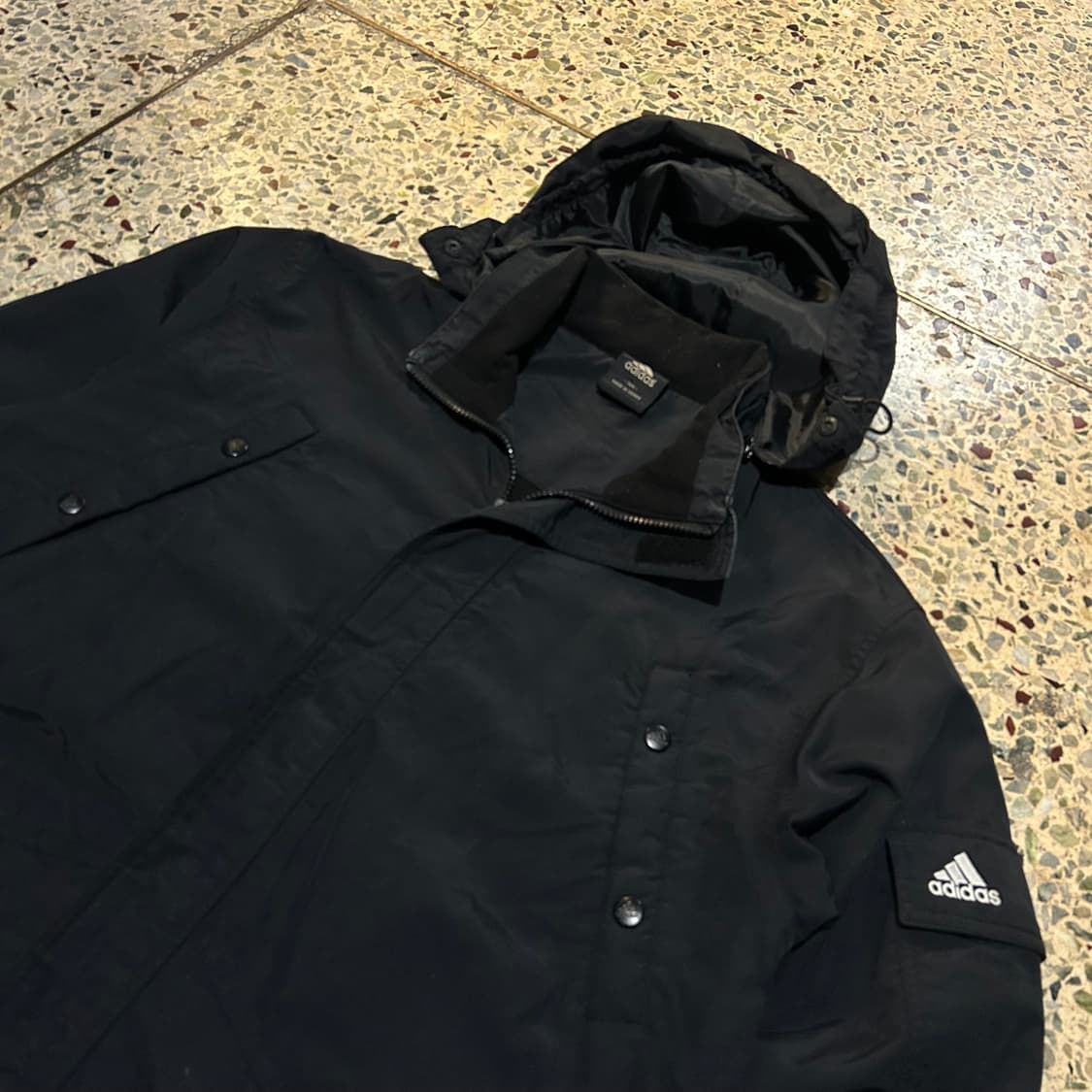 아디다스(ADIDAS) 사이드 로고 블랙 바람막이 자켓 상품이미지2