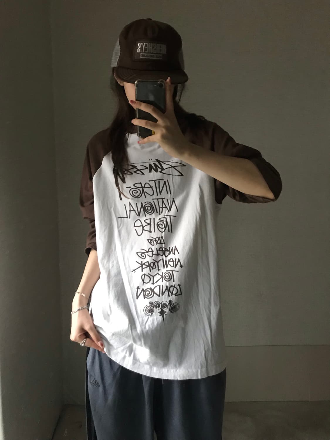 올드스투시 브라운 나그랑 월드투어 롱슬리브 상품이미지1