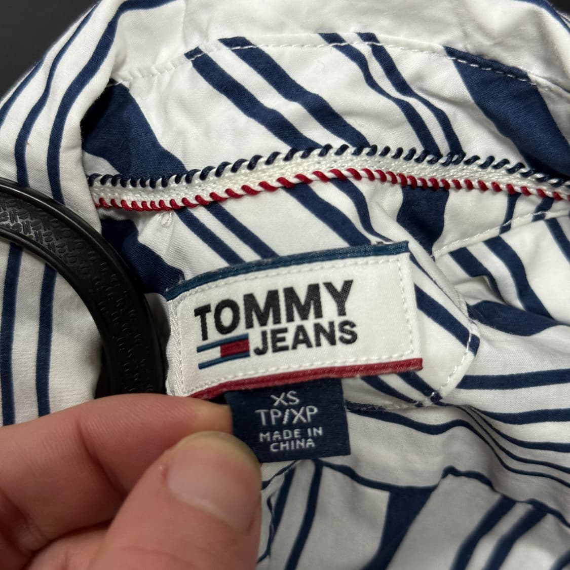 타미힐피거 오버핏 스트라이프 원 포켓 긴팔 셔츠 상품이미지4