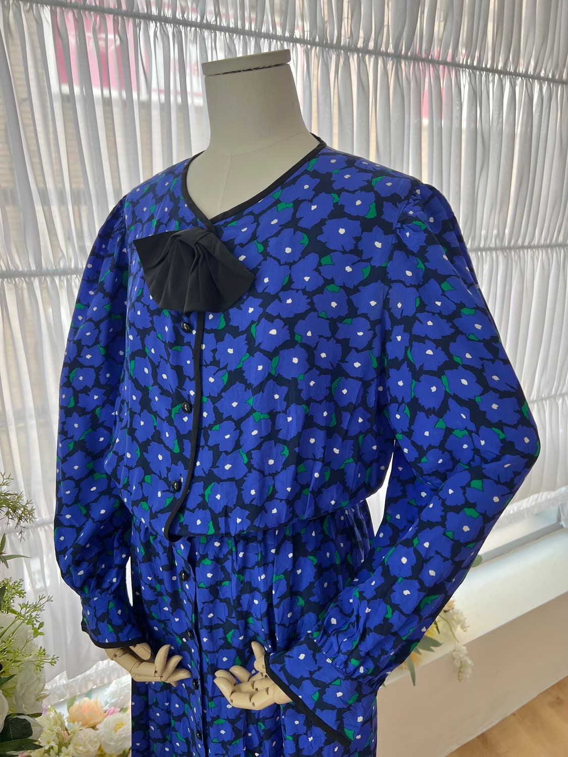 딥블루 플라워 리본 실크 원피스 상품이미지4