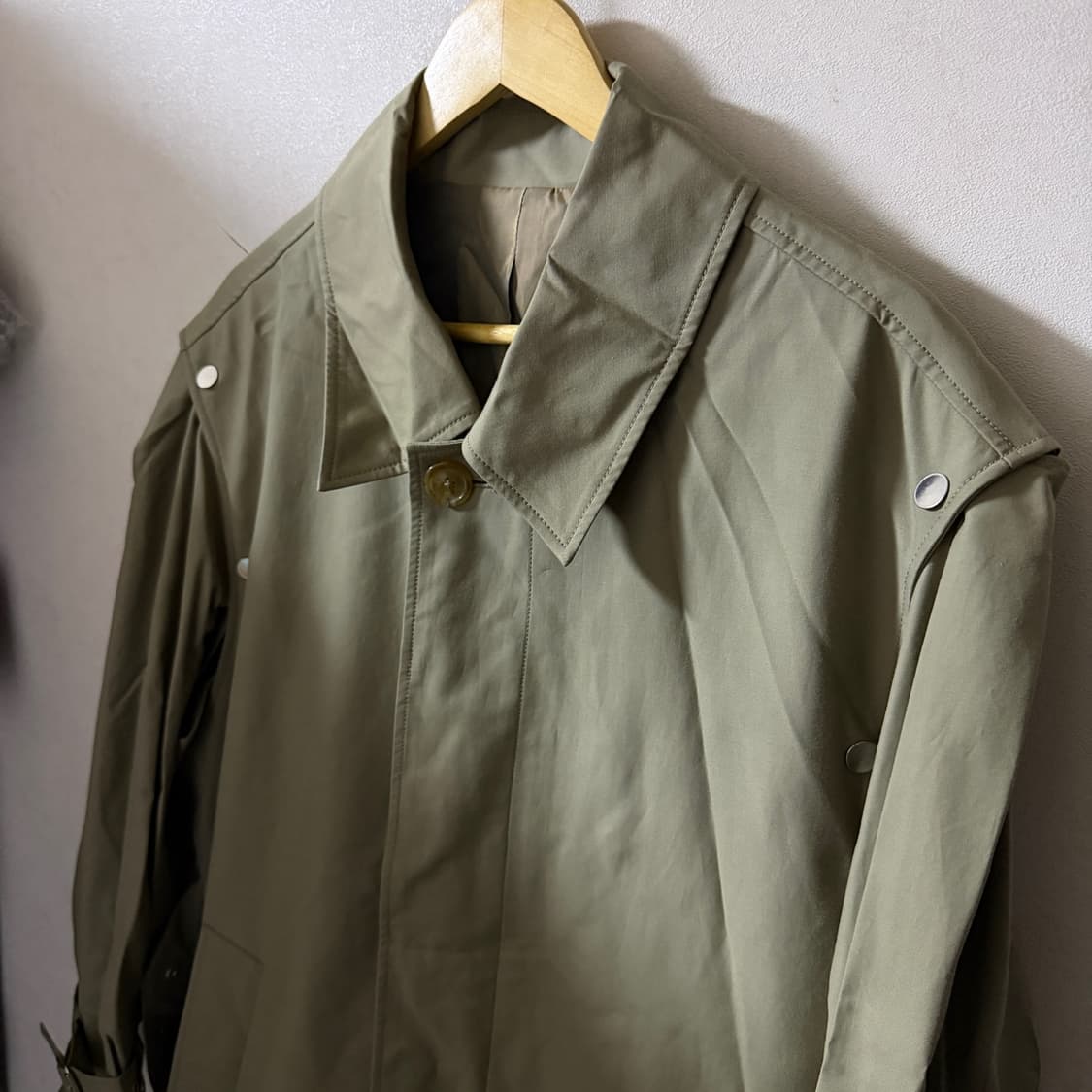 솔리드옴므 우영미 남성 히든버튼 맥코트 카키 48 (남성 105까지) 상품이미지2