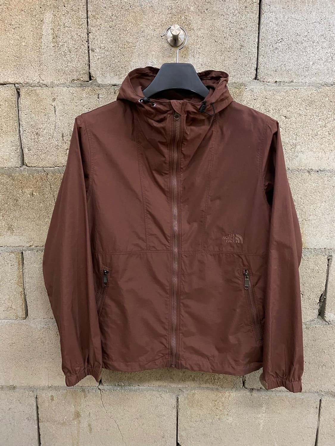 노스페이스 미드 로고 바람막이 상품이미지1