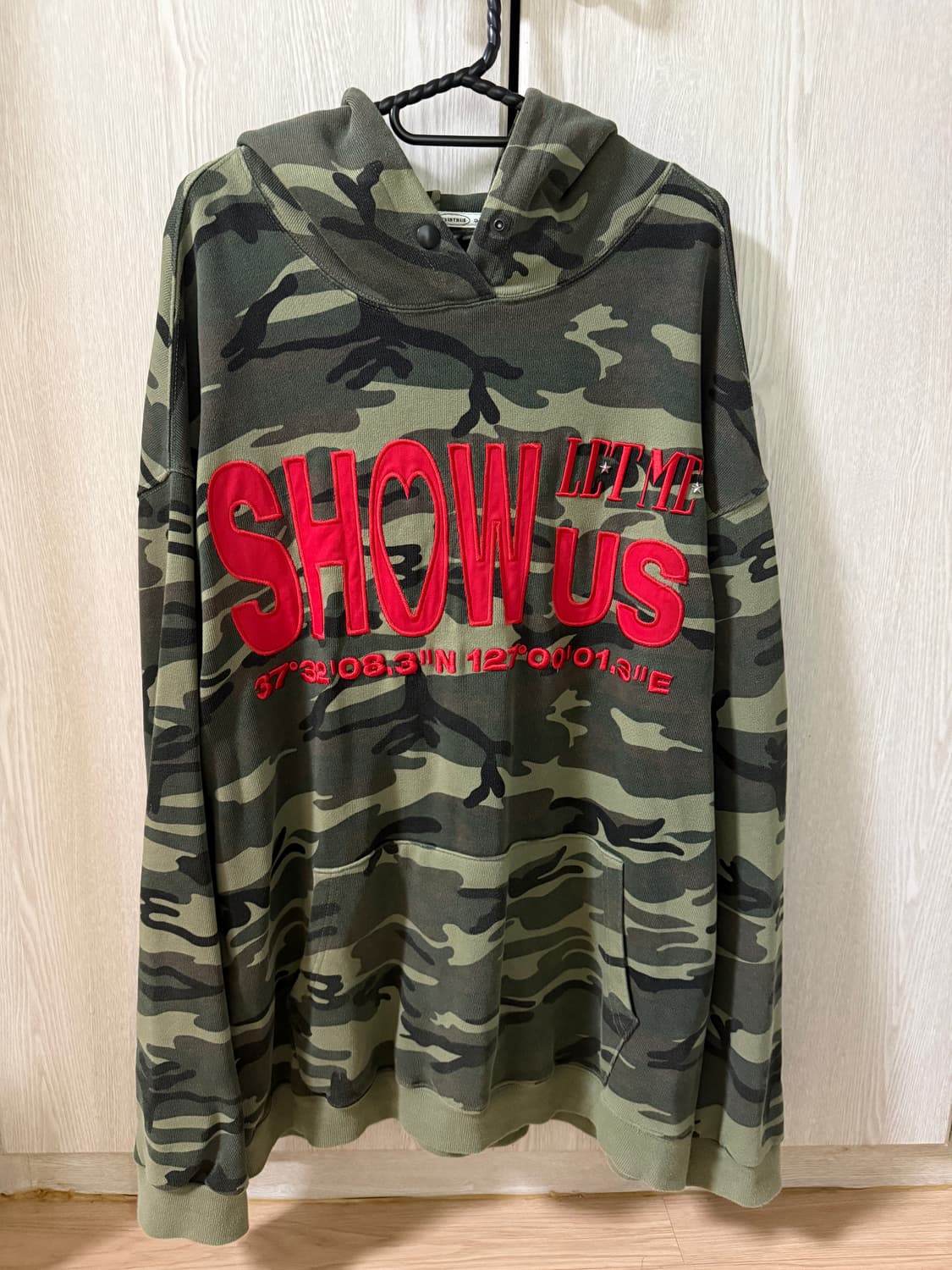 러브이즈트루 카모 류정란 후드티 상품이미지1