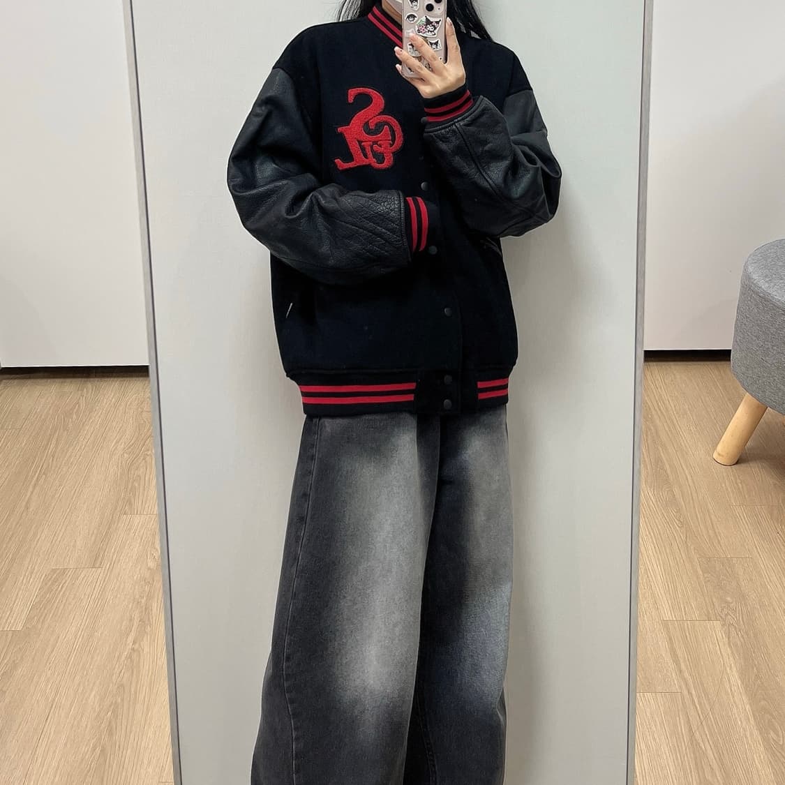 스컬프터 SCULPTOR 울 모노그램 블랙 바시티 자켓 상품이미지1