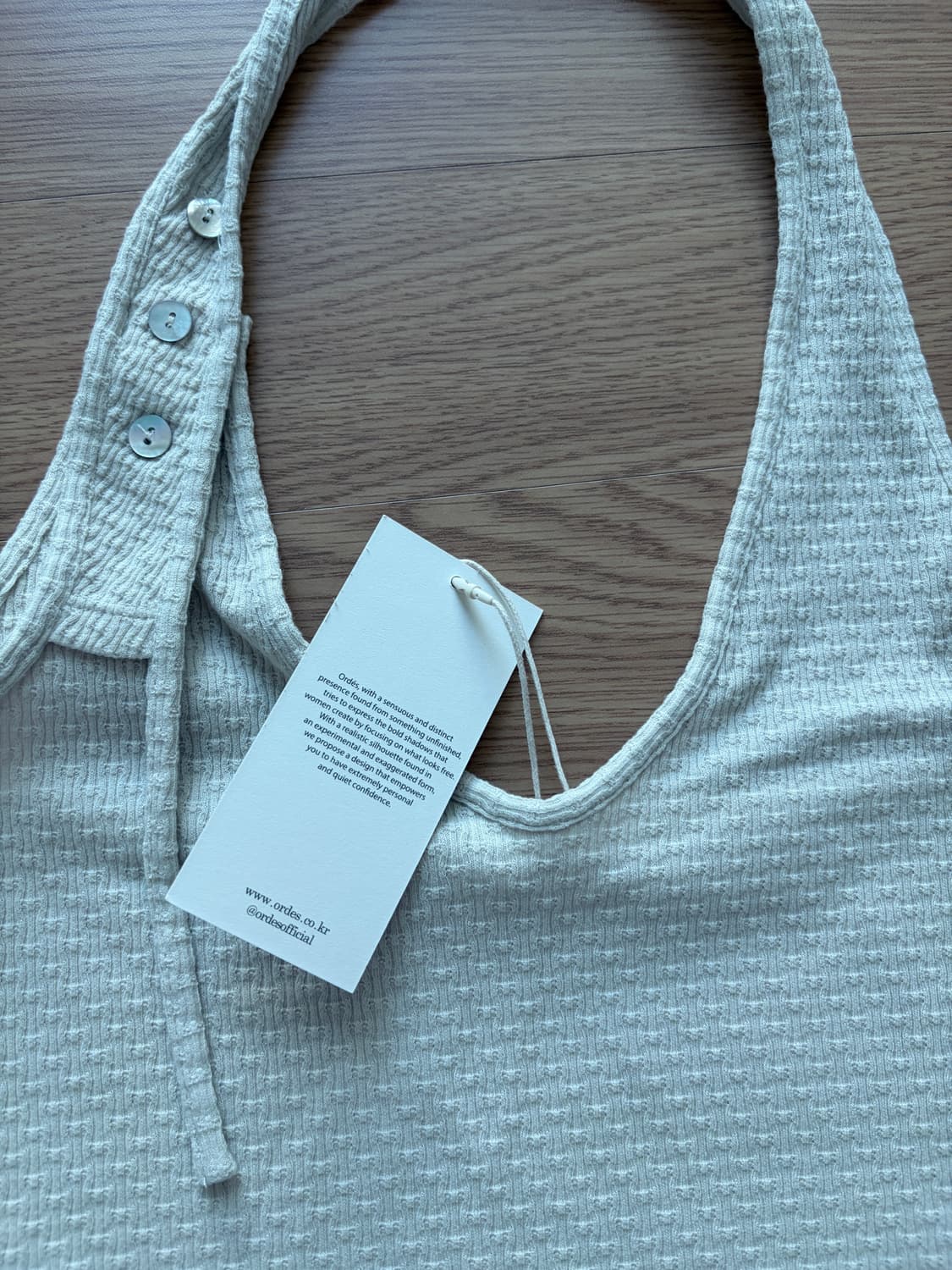 [제니착용] 오데스 버튼 홀터 슬리브리스 아이보리 상품이미지2