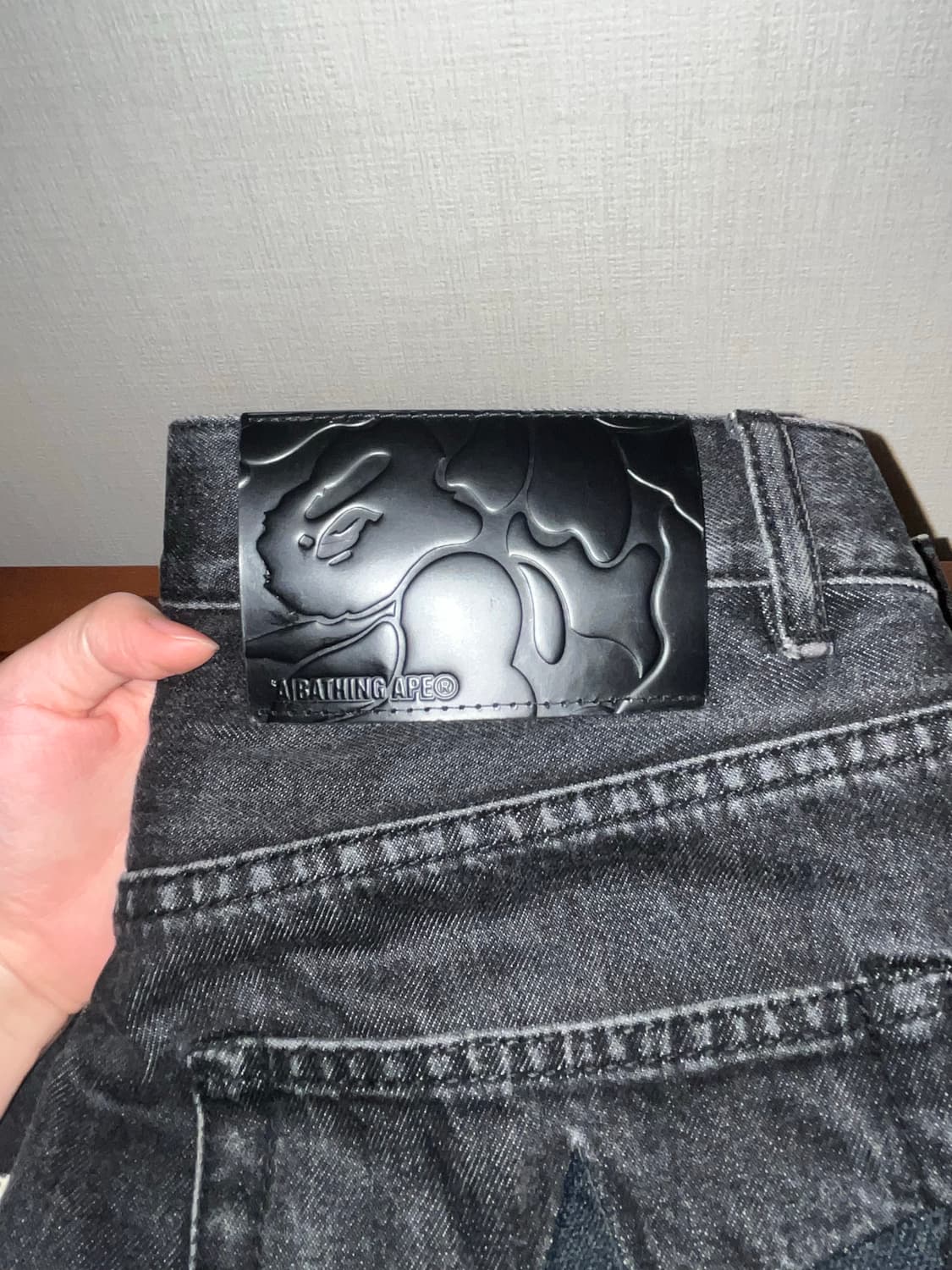 Bape 메탈 로고 데님 팬츠 23FW 상품이미지3