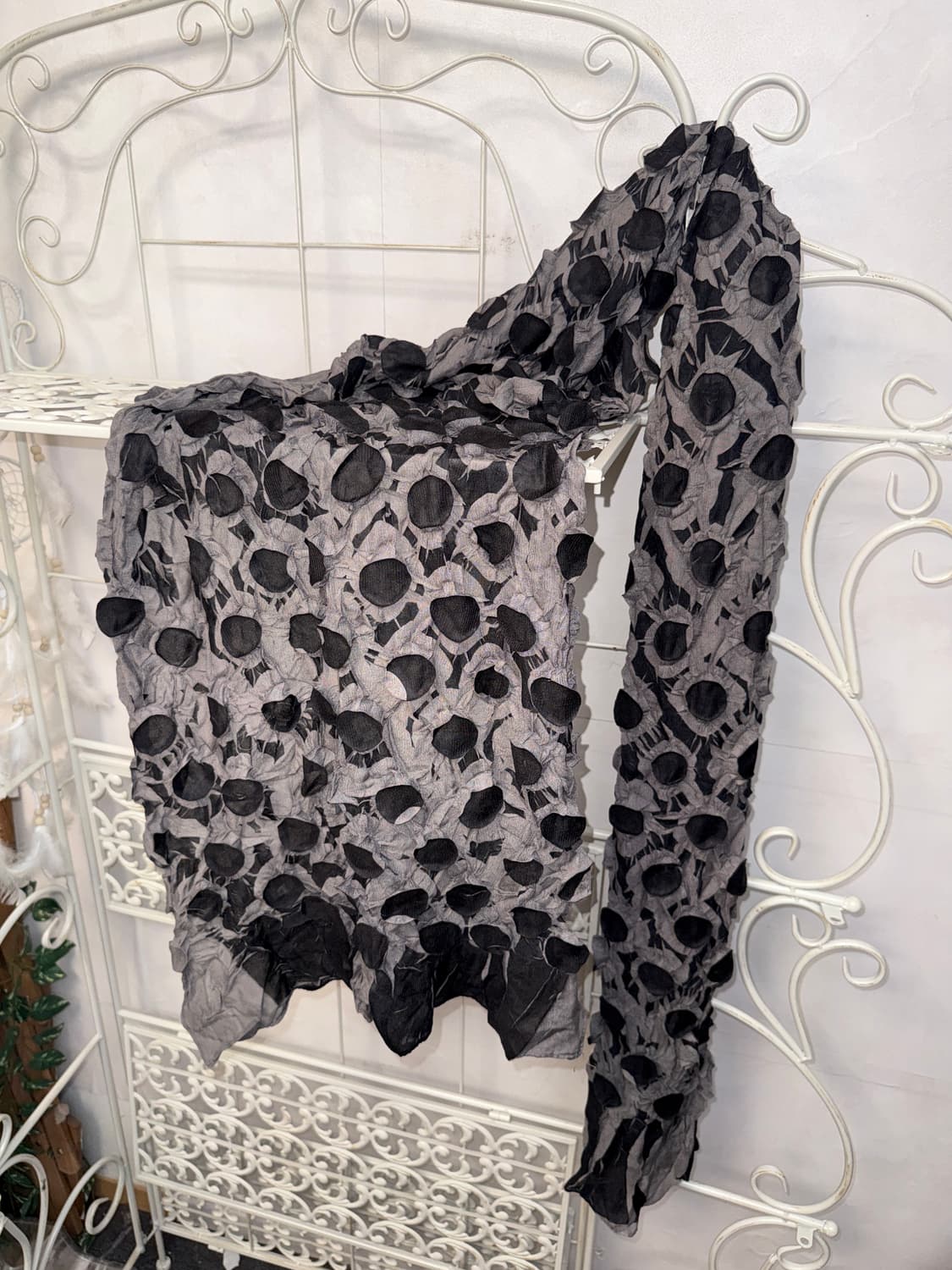 Black & gray grunge pleats scarf 상품이미지1