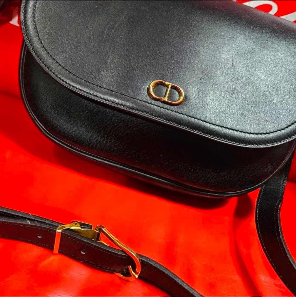 크리스찬 디올(Christian Dior) 빈티지 CD로고 반달 크로스백 상품이미지2