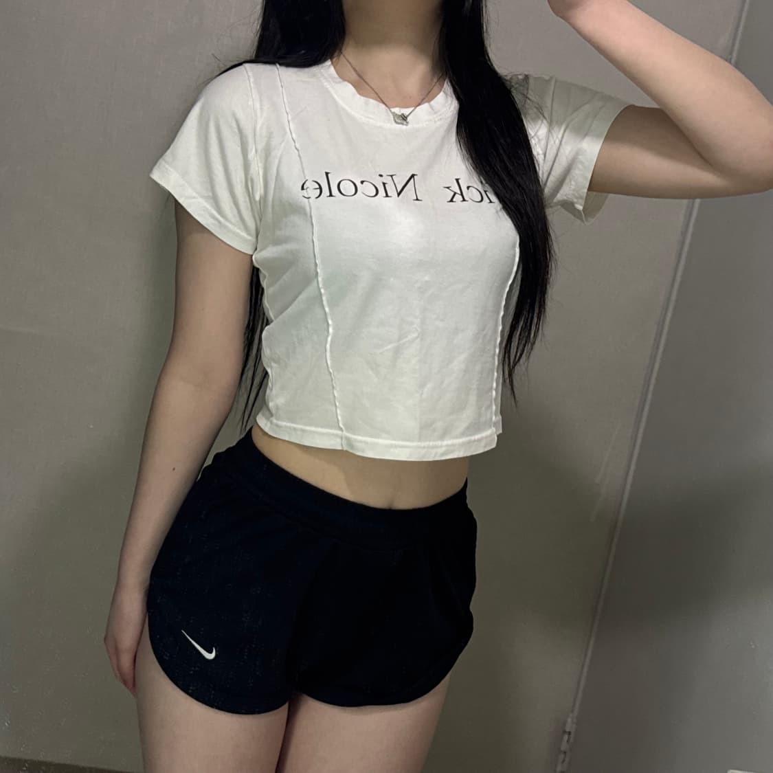 닉앤니콜 절개디자인 여성 크롭 반팔티 상품이미지1